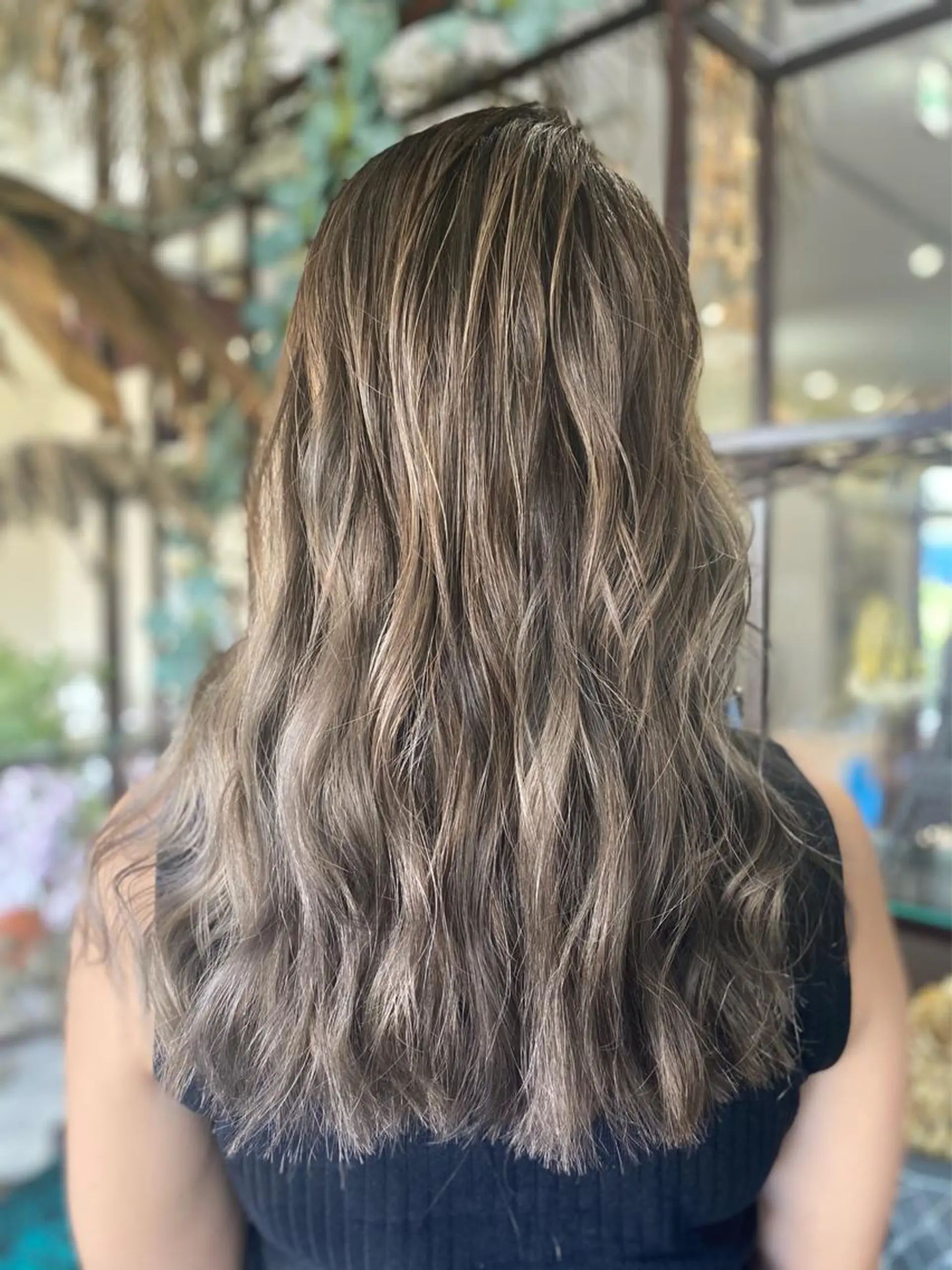 ロング カラー ベージュカラー ブリーチ ヘアカラー Style Tのヘアスタイル