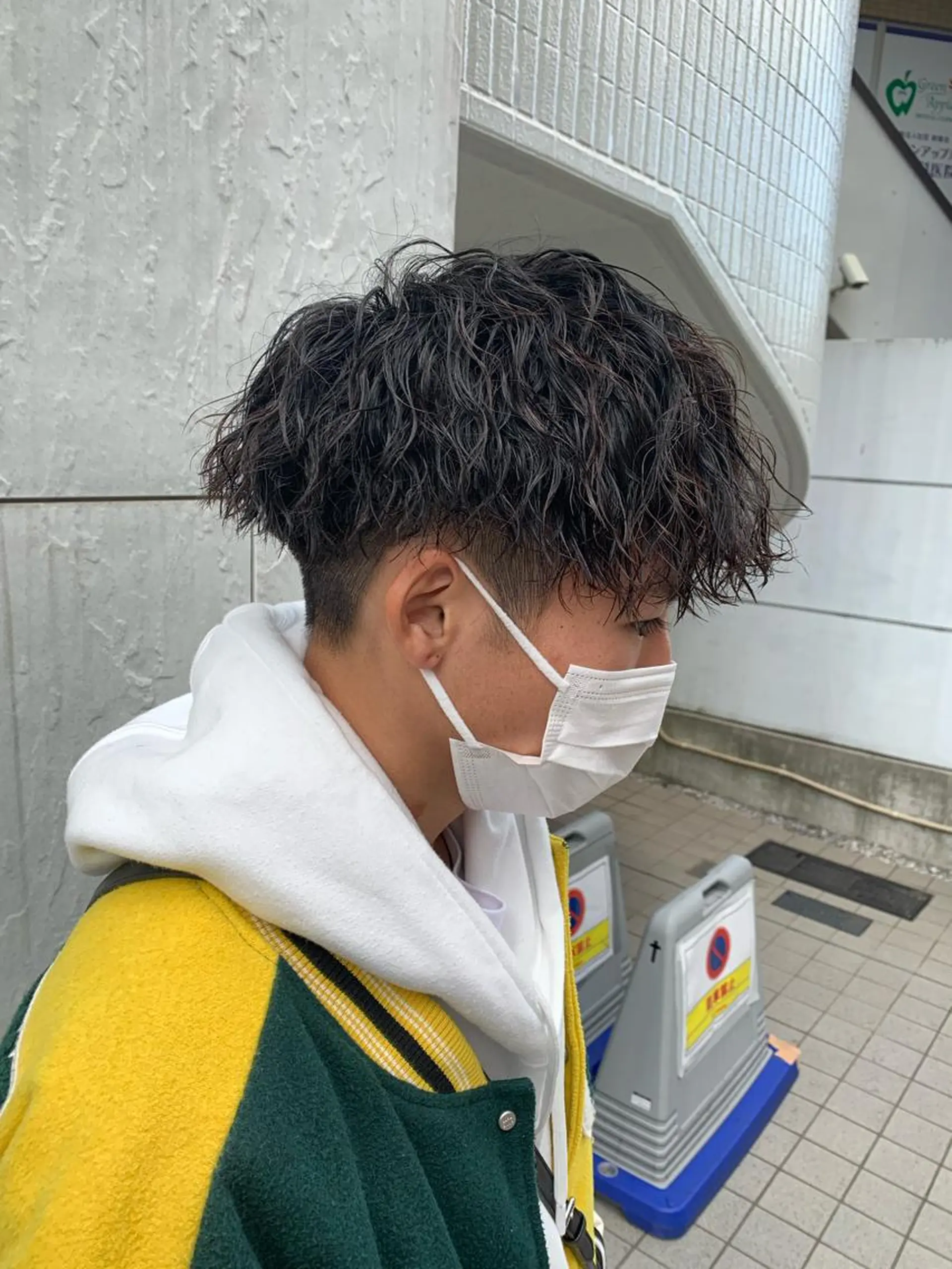 ショート カラー パーマ ヘアアレンジ メンズ マツエク・マツパ アイブロウ メンズ人気NO,1 Genieジーニーのヘアスタイル