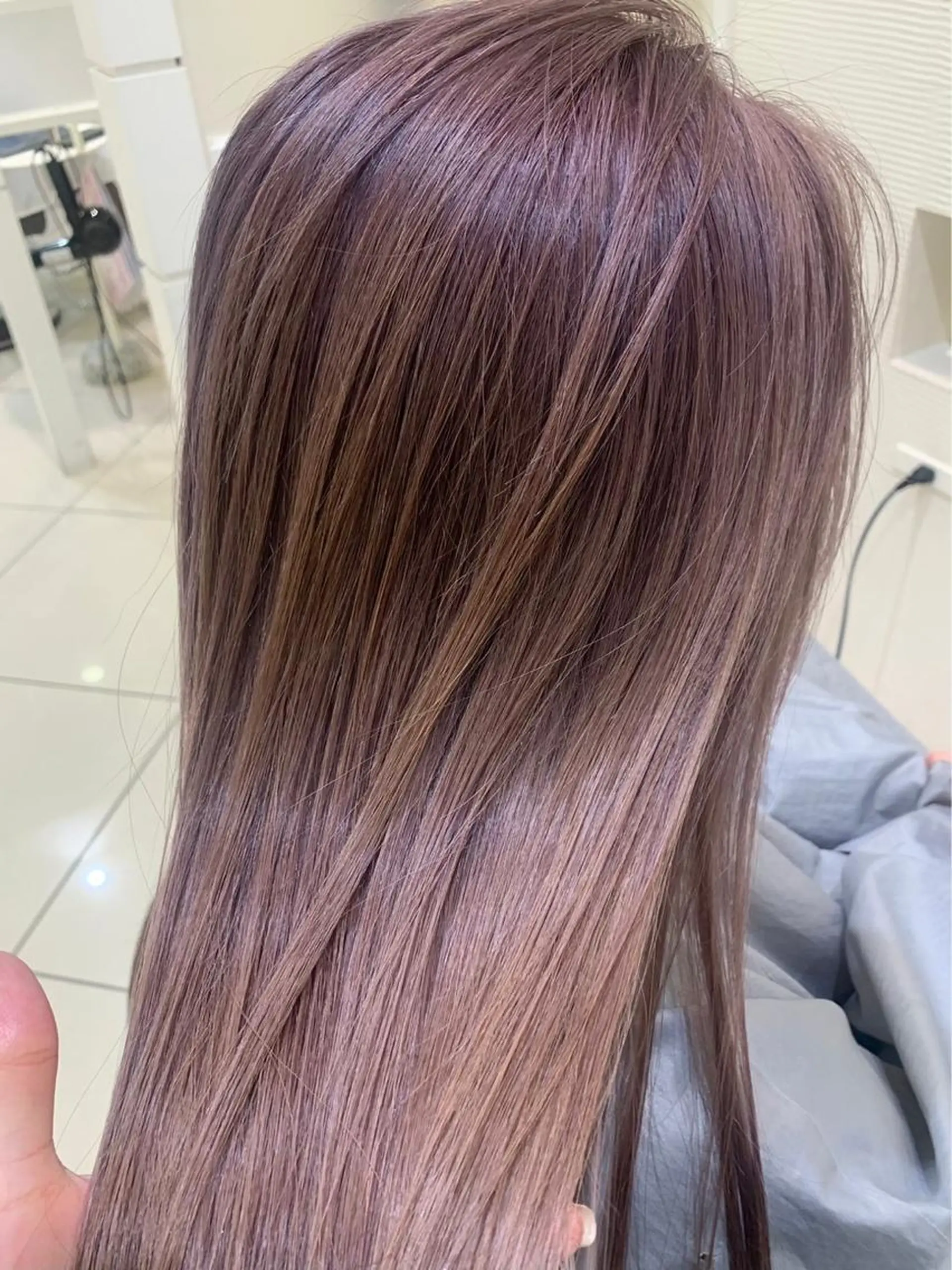 ミディアム カラー ヘアアレンジ タイトボブ個性派カラ ーAKANEのヘアスタイル