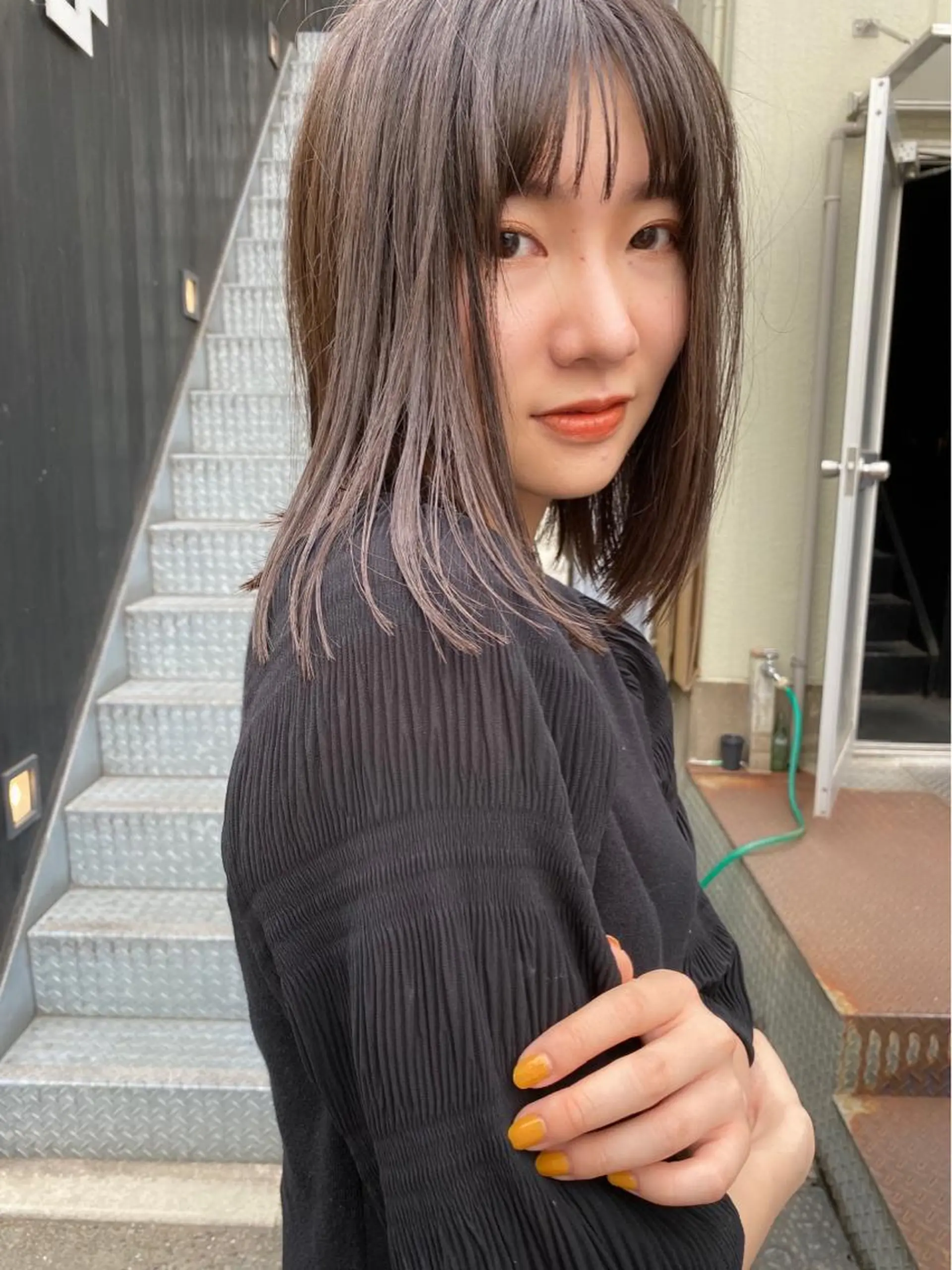 ミディアム カラー ヘアアレンジ 🫧umu.🫧韓国 /レイヤー/ハッシュのヘアスタイル