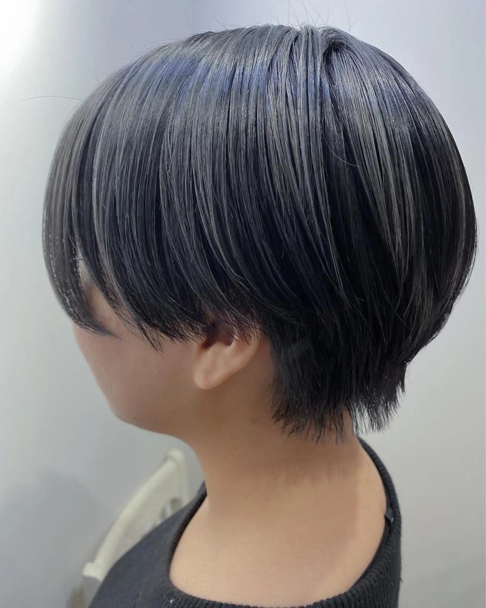 ショート カラー ハイライトカラー シルバー ハイライト ハイライト/ブリーチ バレイヤージュ関佳祐のヘアスタイル