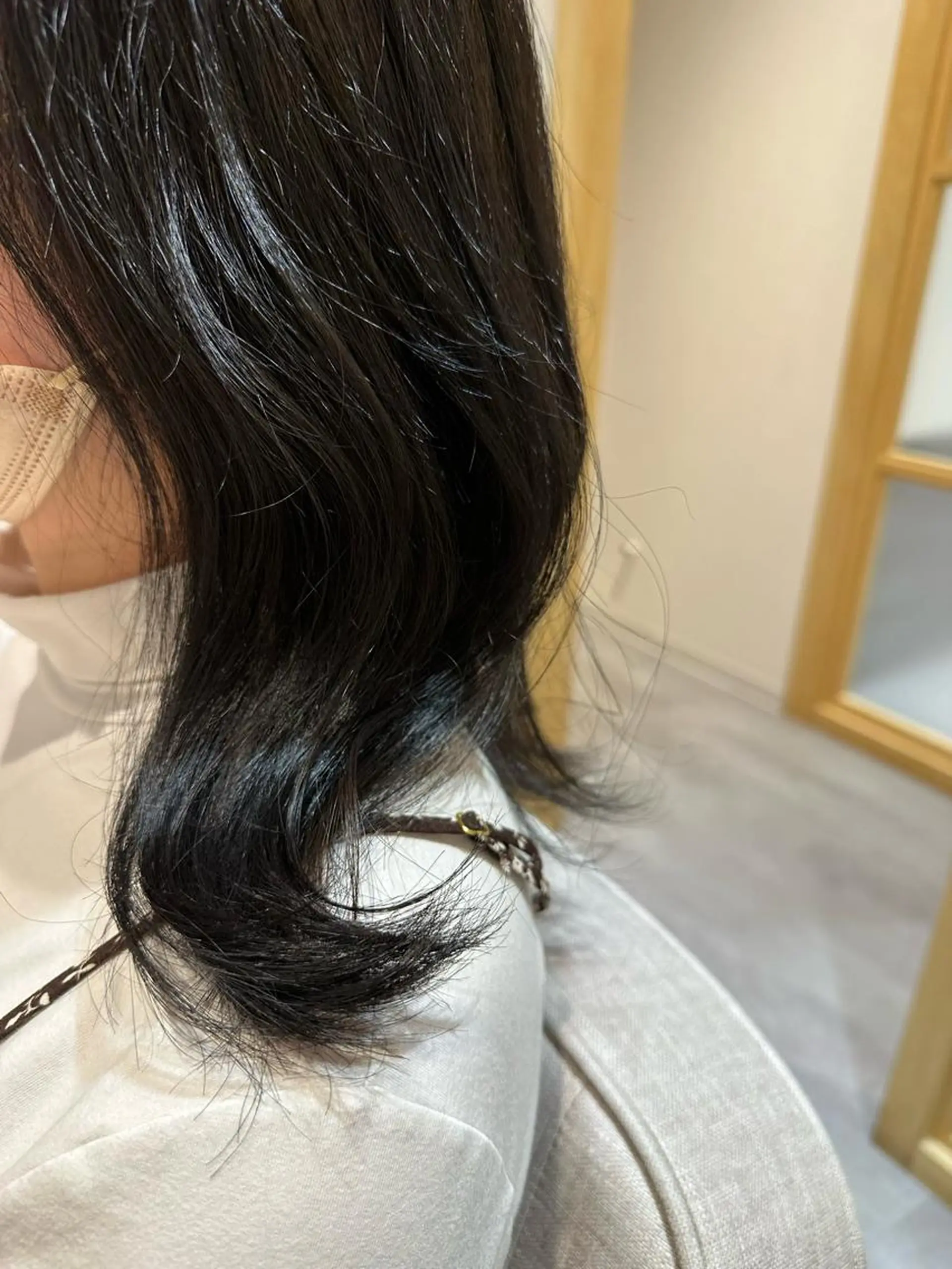 セミロング カラー やまぐち あやみのヘアスタイル