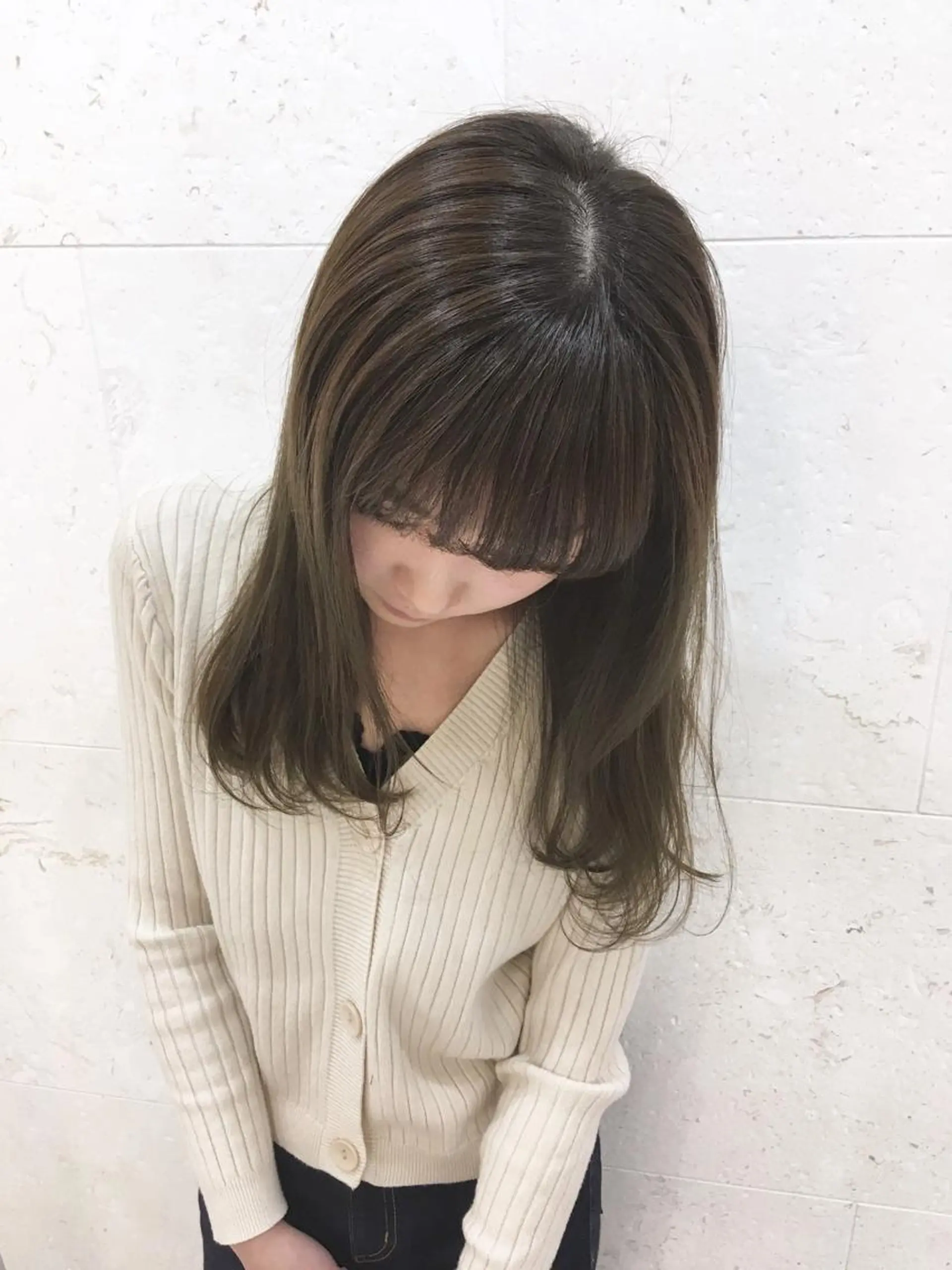 ロング カラー アッシュ ベージュカラー フォギーベージュ ハイライトカラー ミント 斉藤 貴也のヘアスタイル