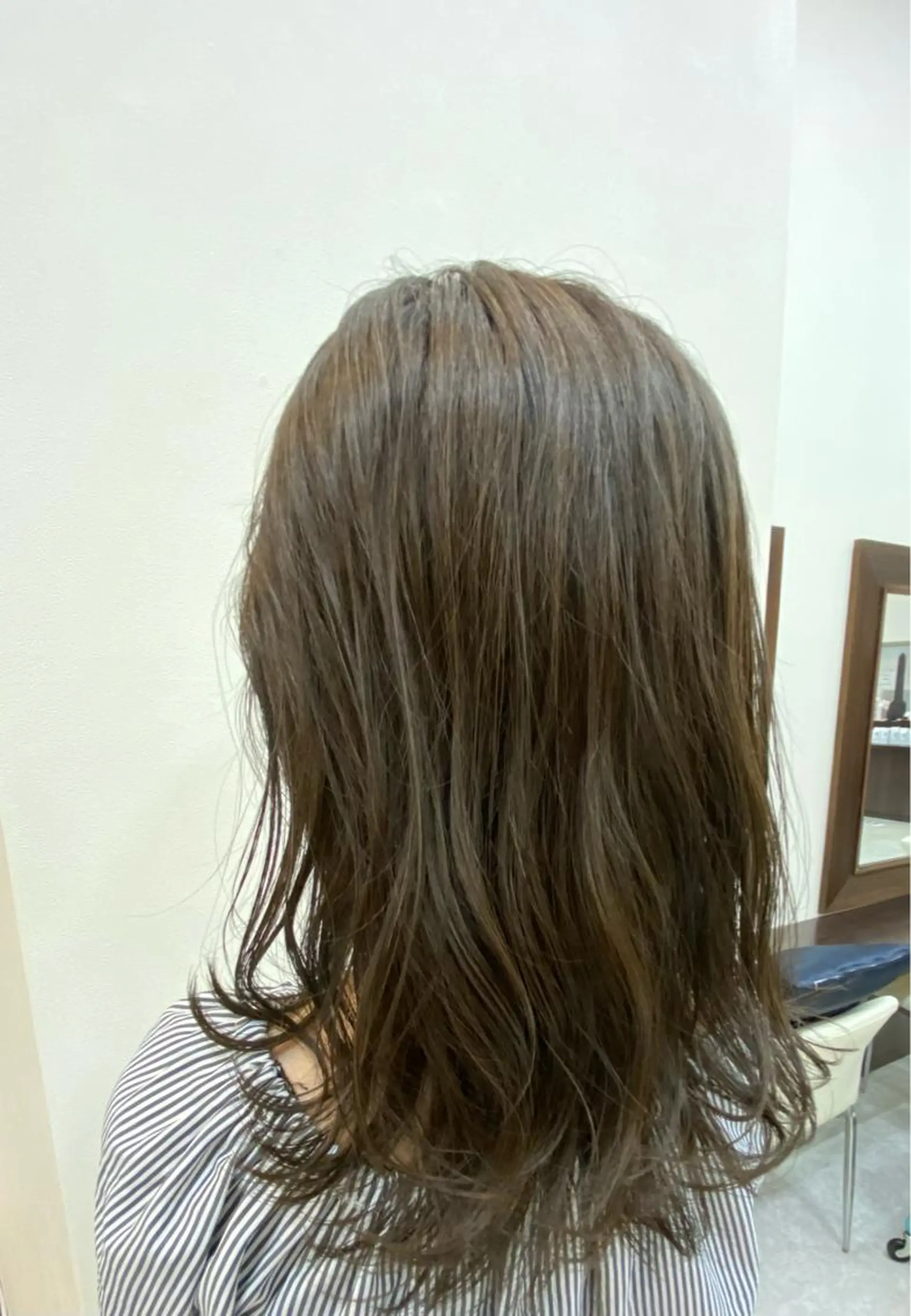 ミディアム ミヤタ フミヤのヘアスタイル