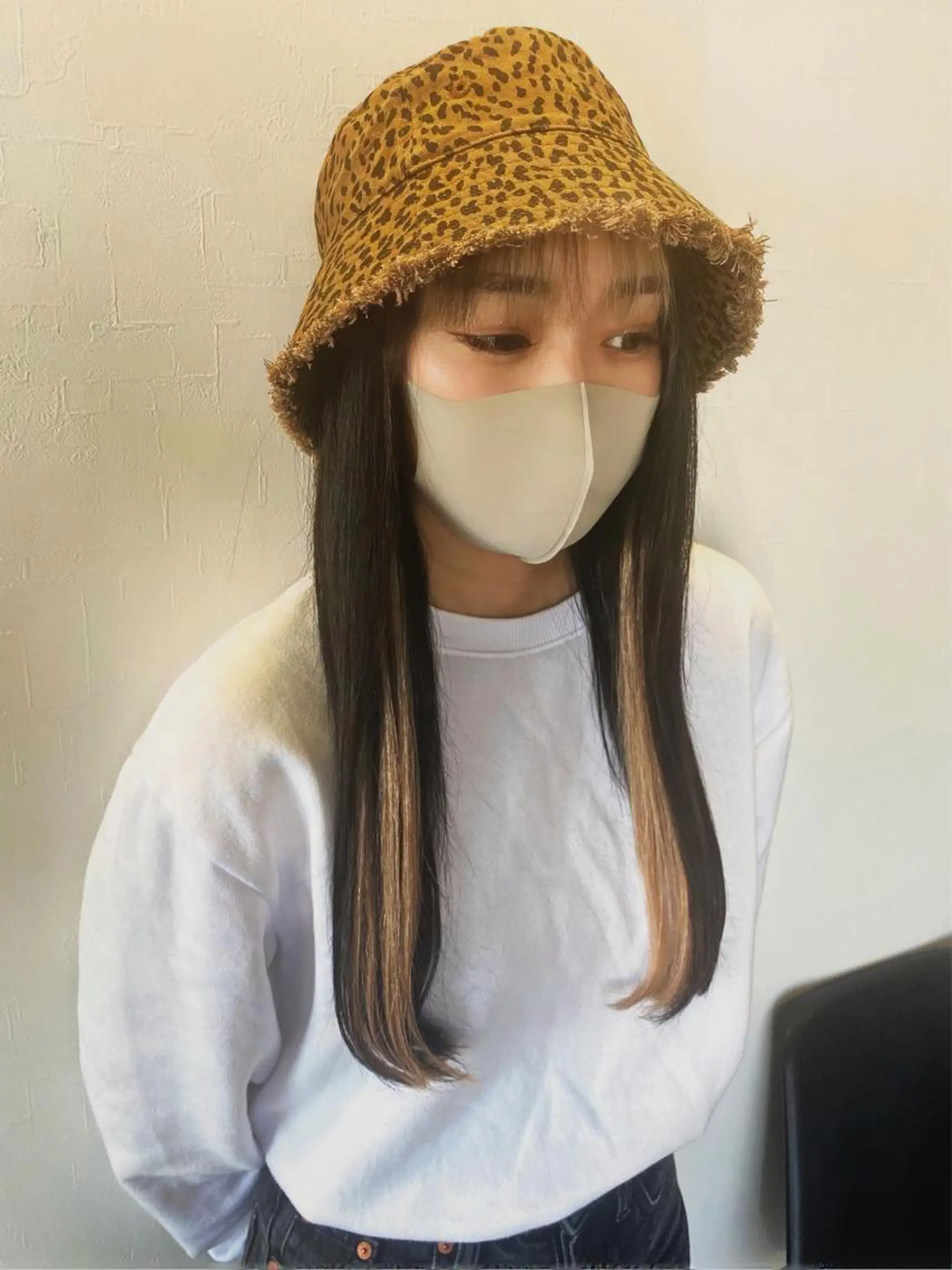 ロング カラー 黒髪 ブロンド ブルーカラー ブルーブラック インナーカラー UNDER vr 【アンダーバー】のヘアスタイル