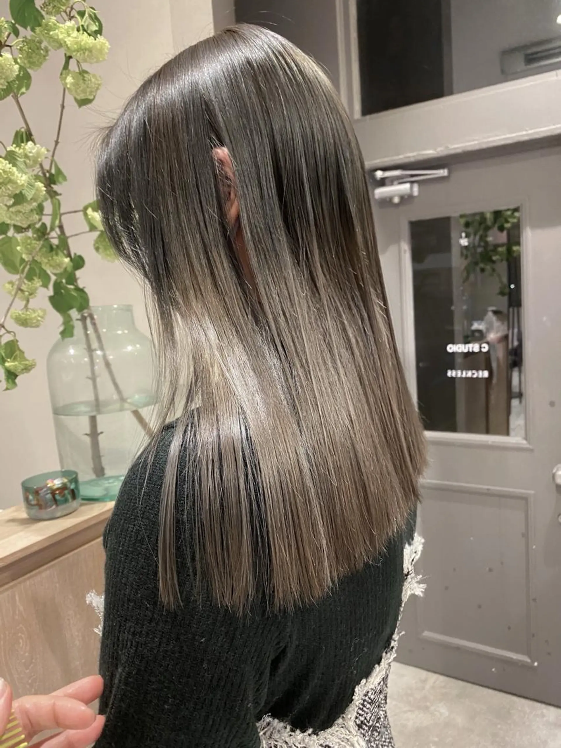 ロング カラー グラデーションカラー グレージュ ボブ/ミニボブ 透明感カラーkadoのヘアスタイル