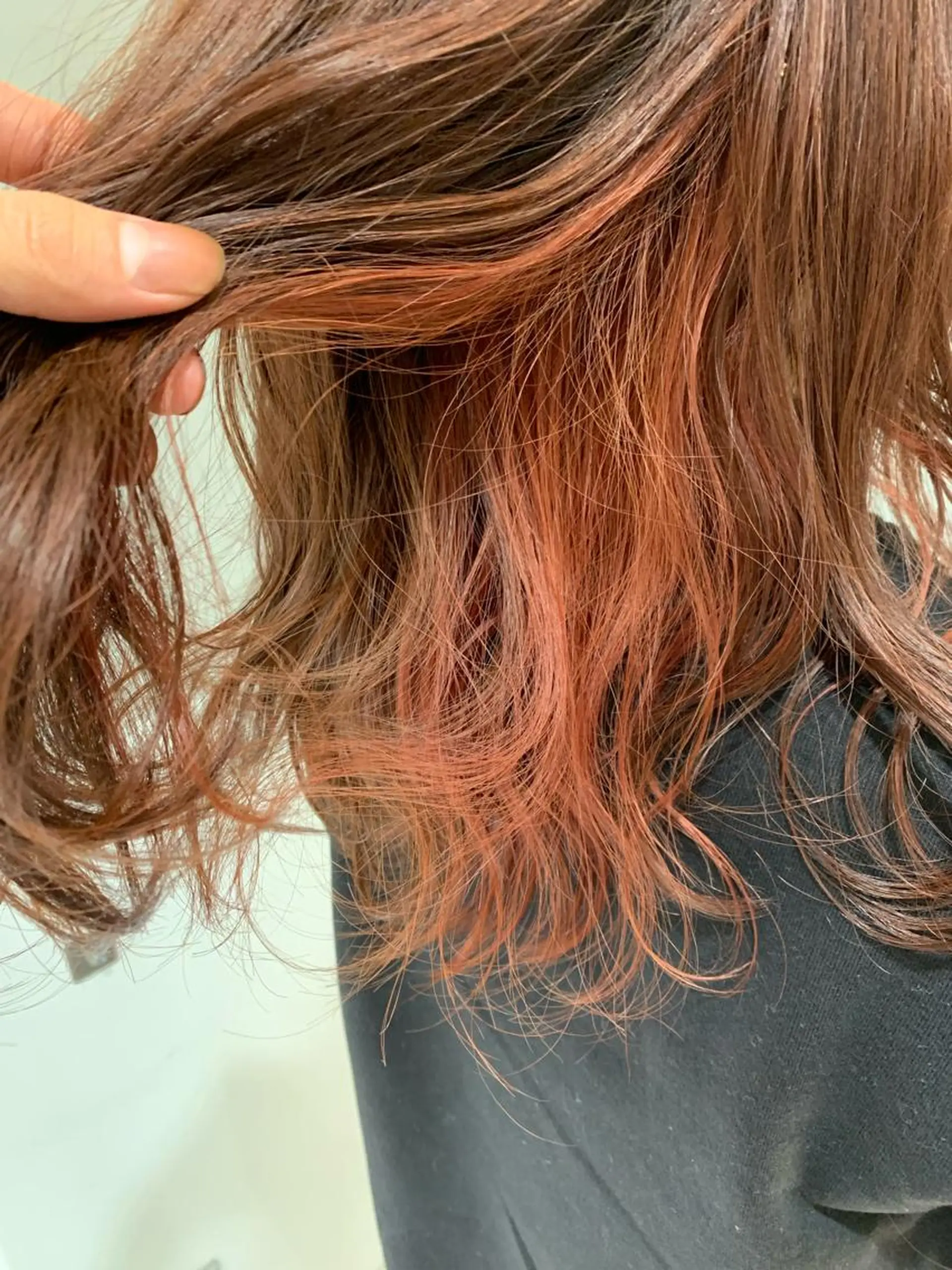 セミロング オリーブ カラー✨有坂映哉のヘアスタイル