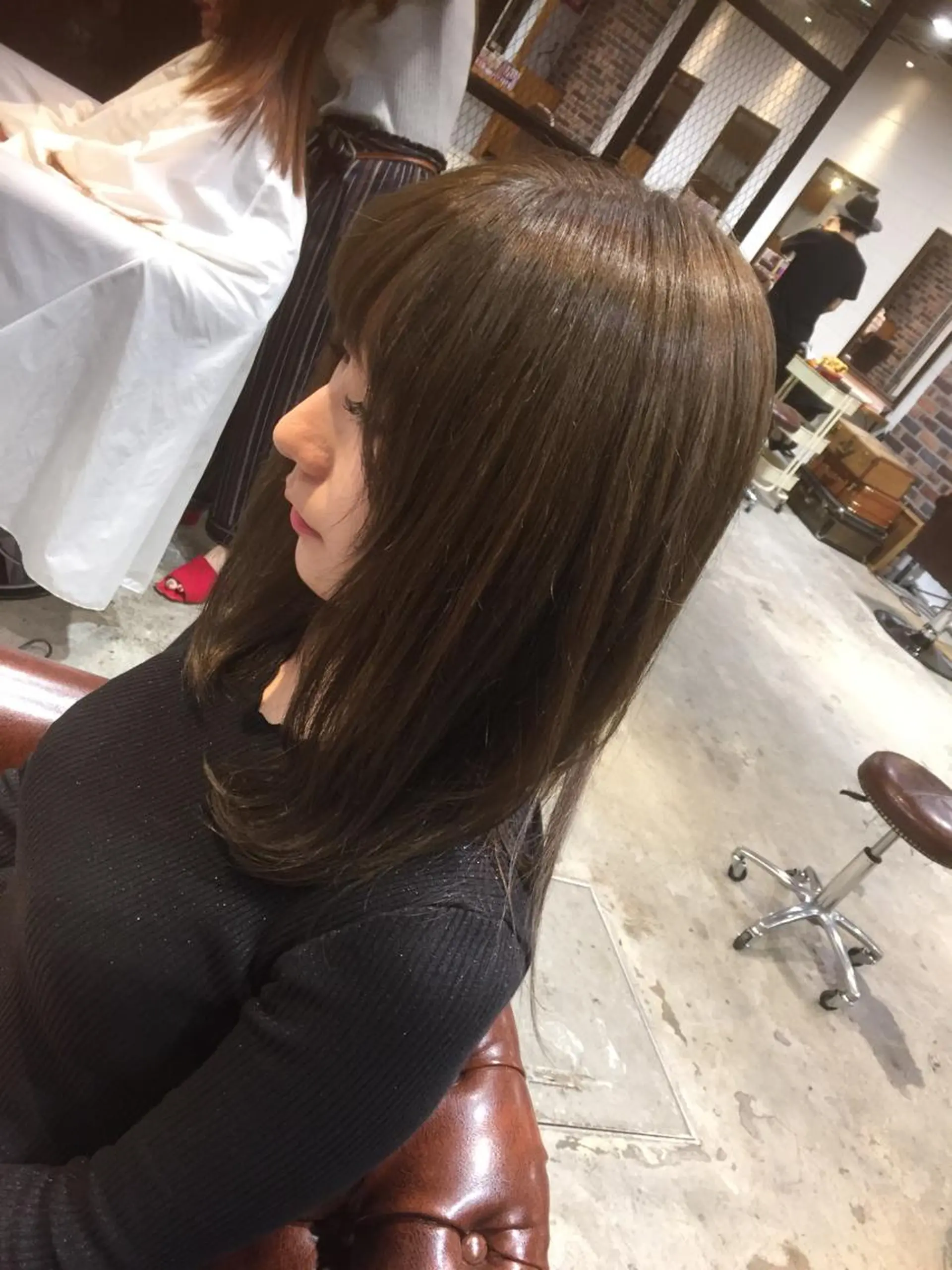 セミロング カラー ブリーチ グレージュ ブリーチなしカラー 竹嶌 健吾のヘアスタイル