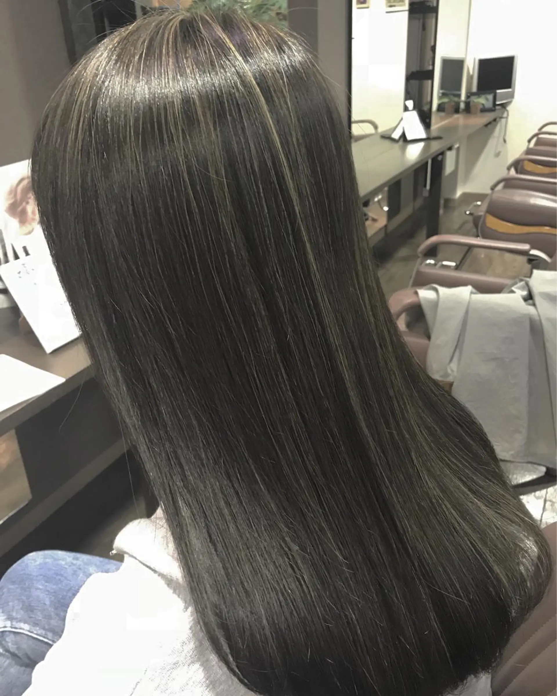 セミロング カラー pep natsumiのヘアスタイル