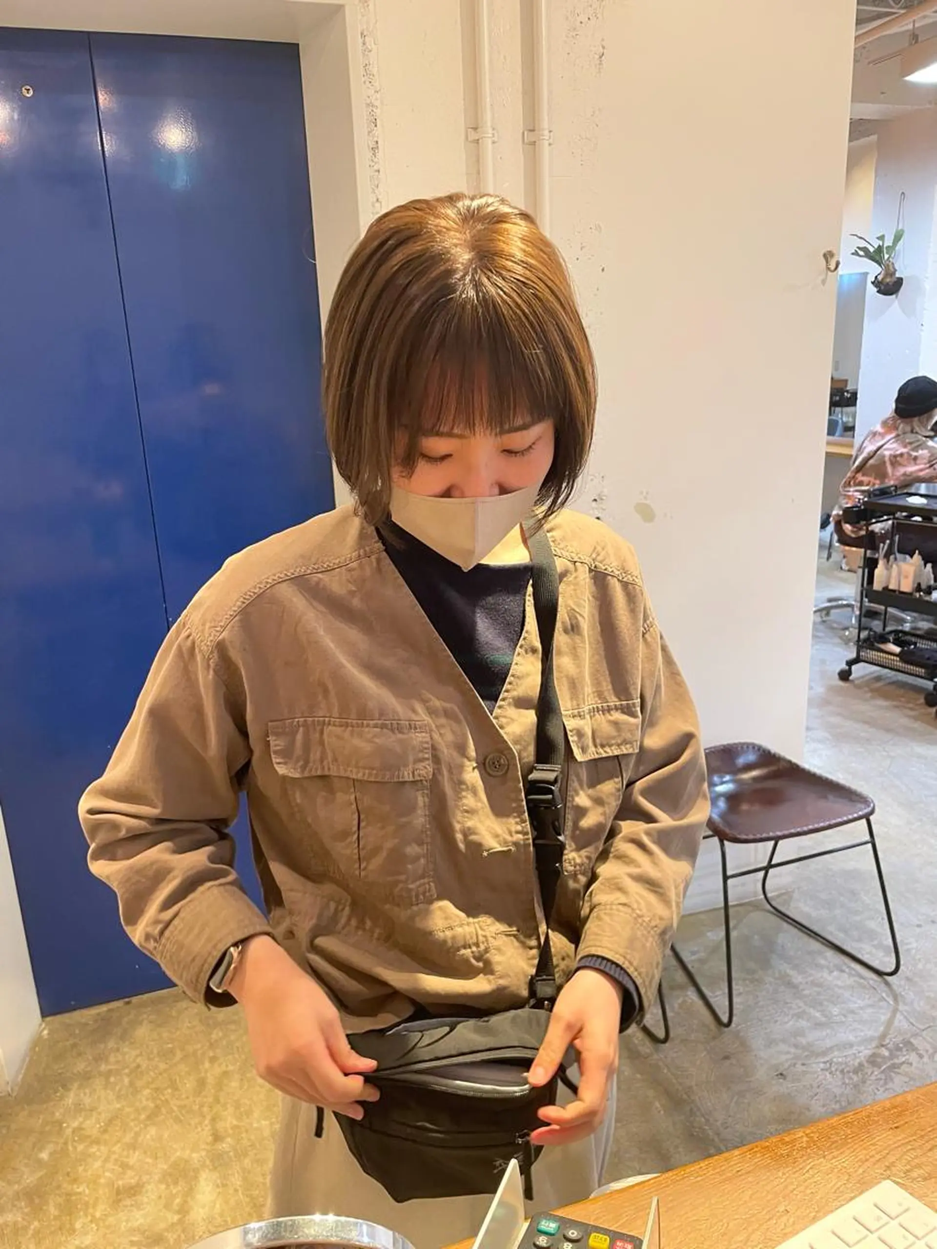 ショート カラー アッシュ ハイライトカラー ハイライト ヘアカラー トリートメント MIOベージュカラー 柔らかいカラーのヘアスタイル