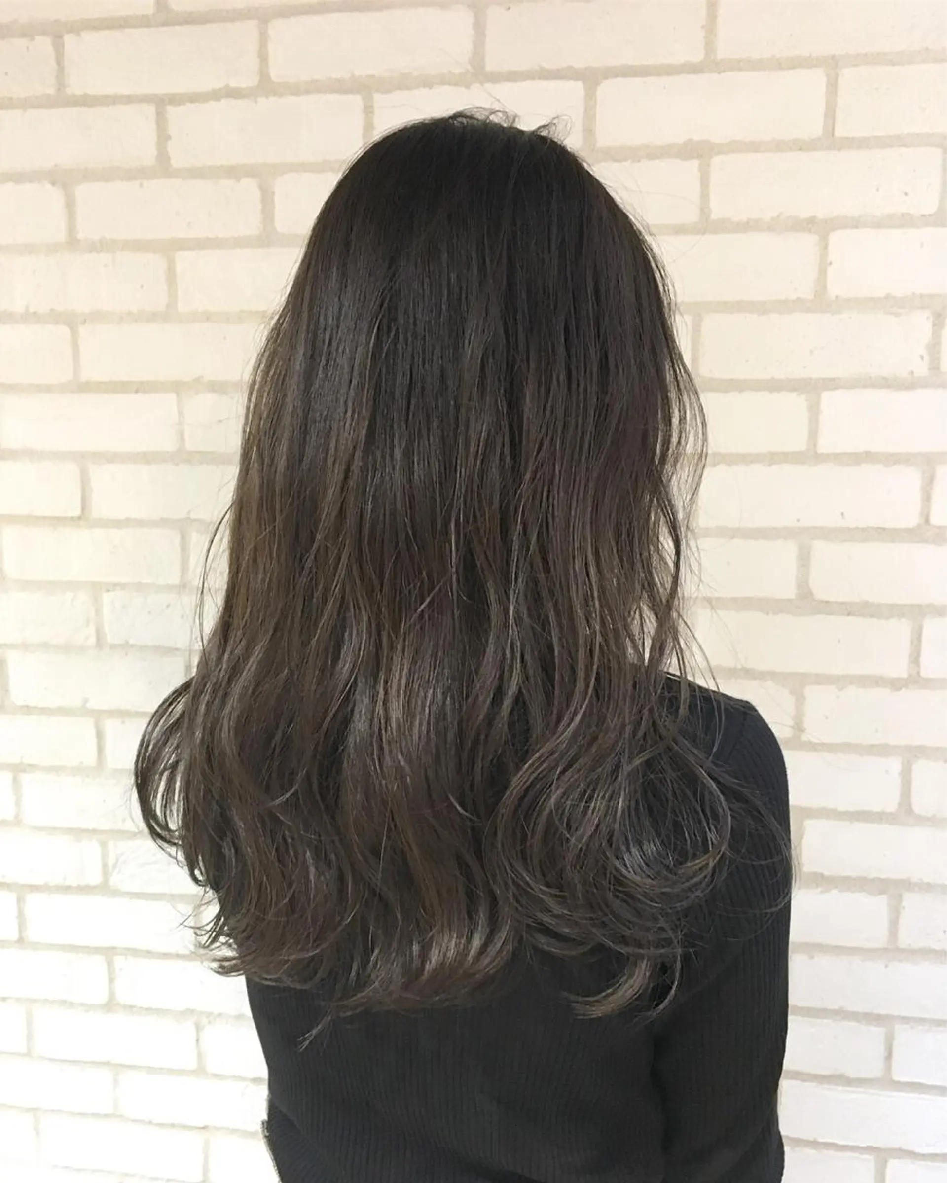 セミロング カラー ダークシルバー シルバー 佐藤 高徳のヘアスタイル