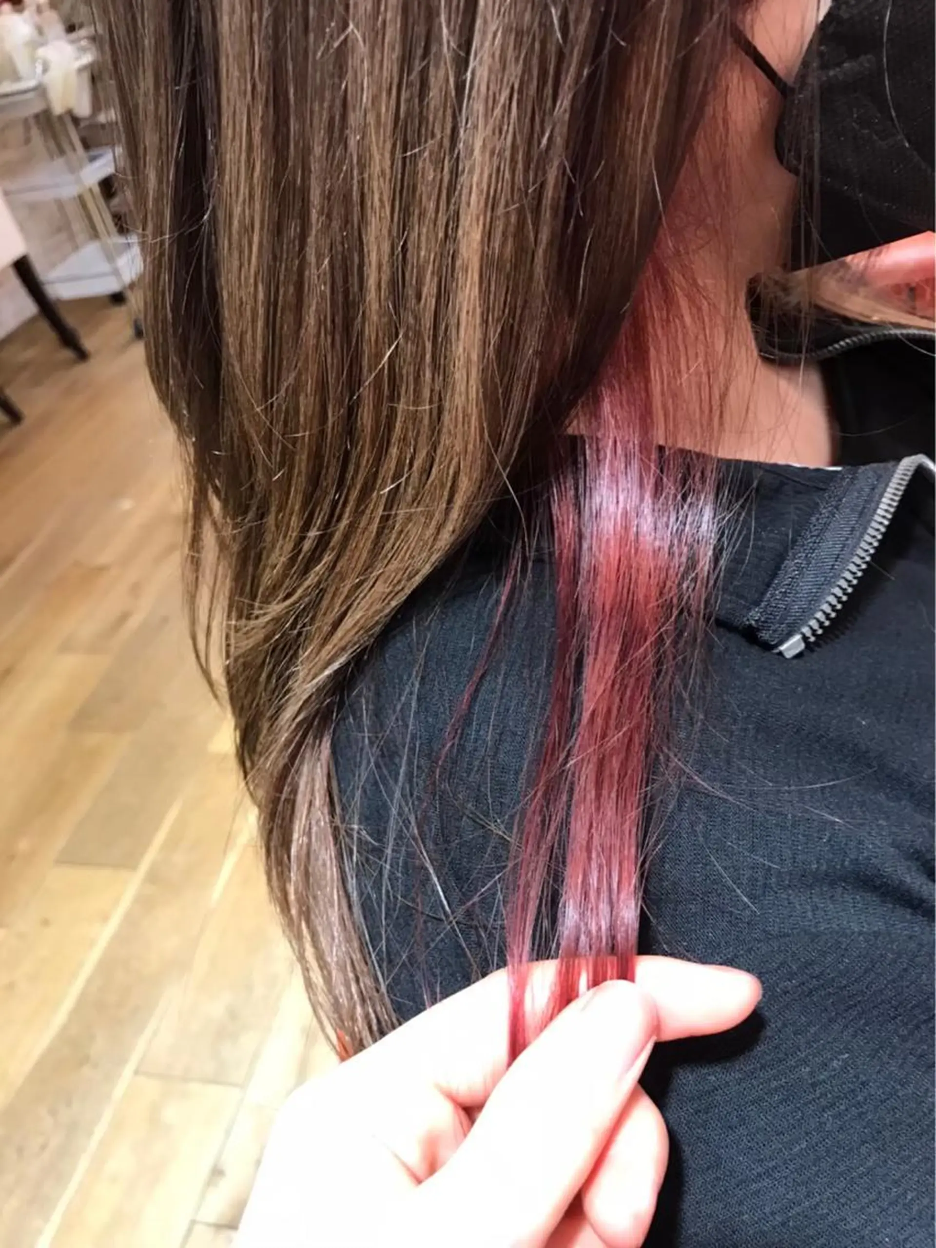 ロング カラー 森岡 紗羽のヘアスタイル