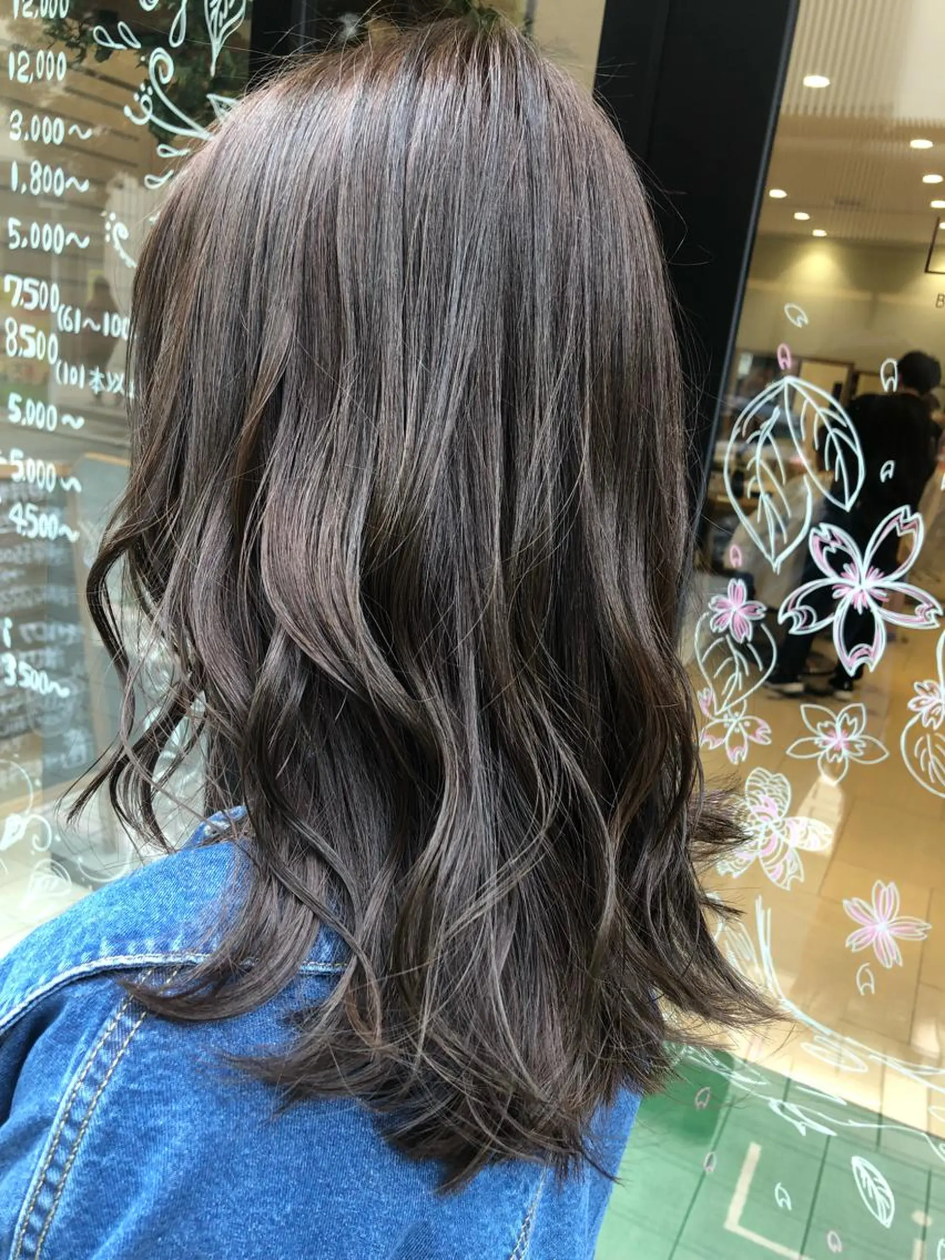 セミロング カラー 樋渡 侑希のヘアスタイル