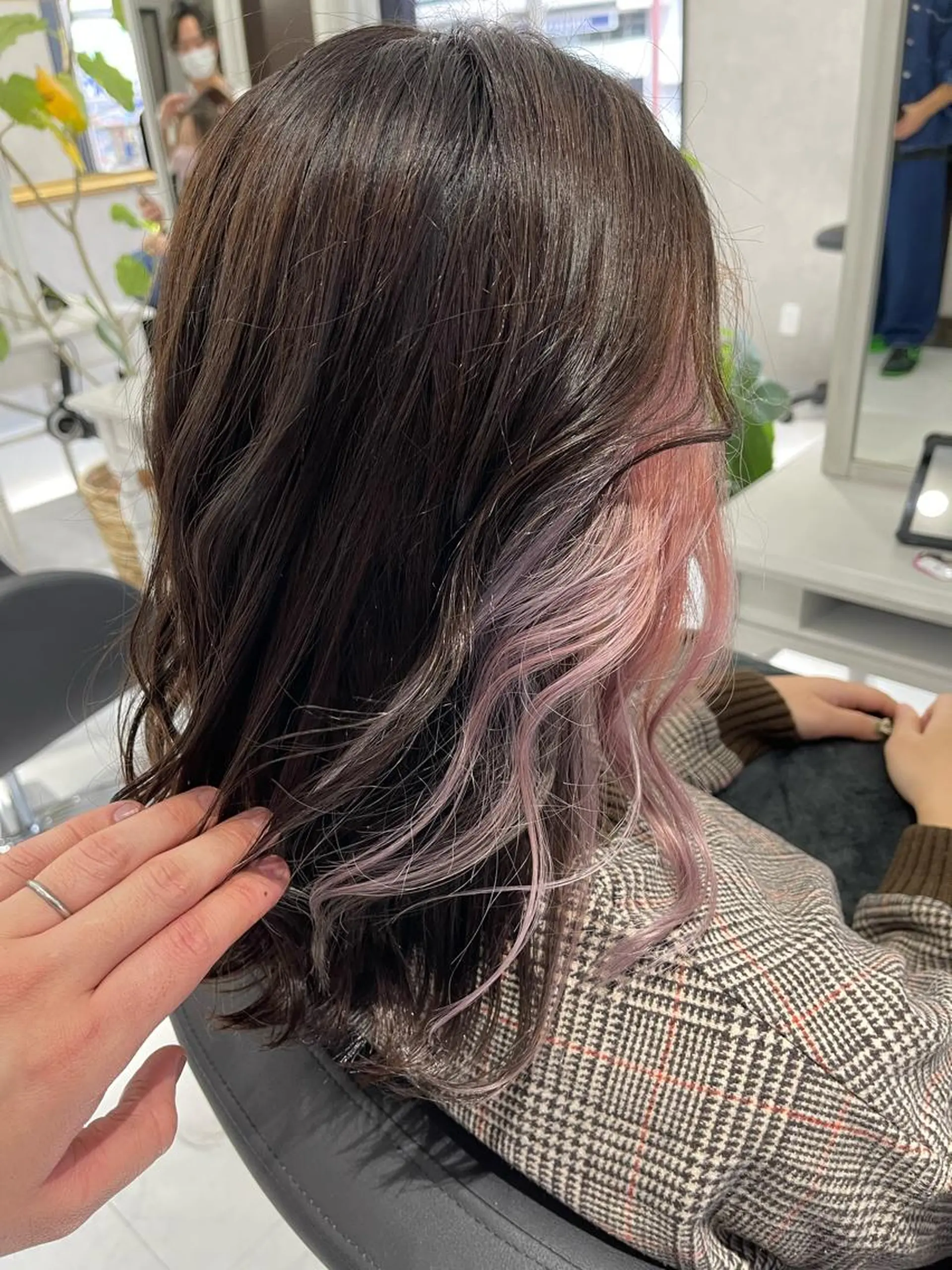 ミディアム カラー ピンクカラー ホワイトピンク カット ヘアカラー 縮毛矯正 トリートメント 穐山  翔【店長】 髪質改善/ハイライトのヘアスタイル