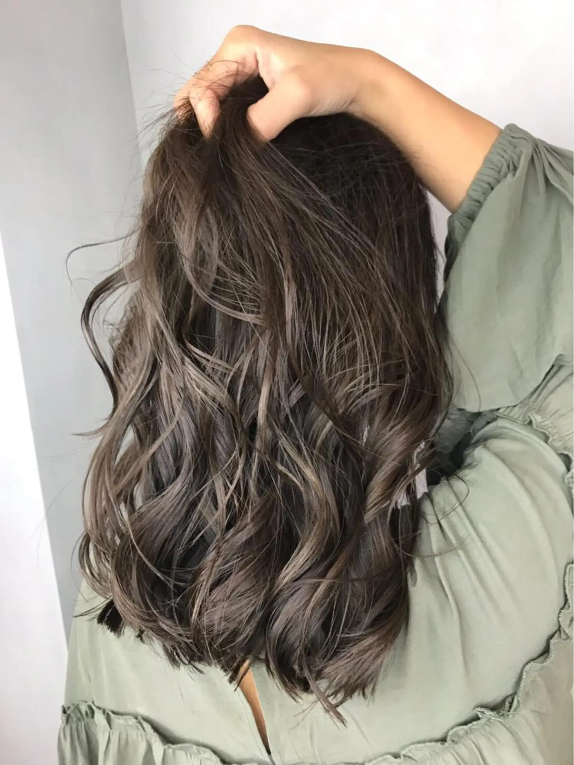 ミディアム カラー エドルカラー ハイライトカラー ハイライト ヘアカラー BROCANTE立川 karasawa.nのヘアスタイル