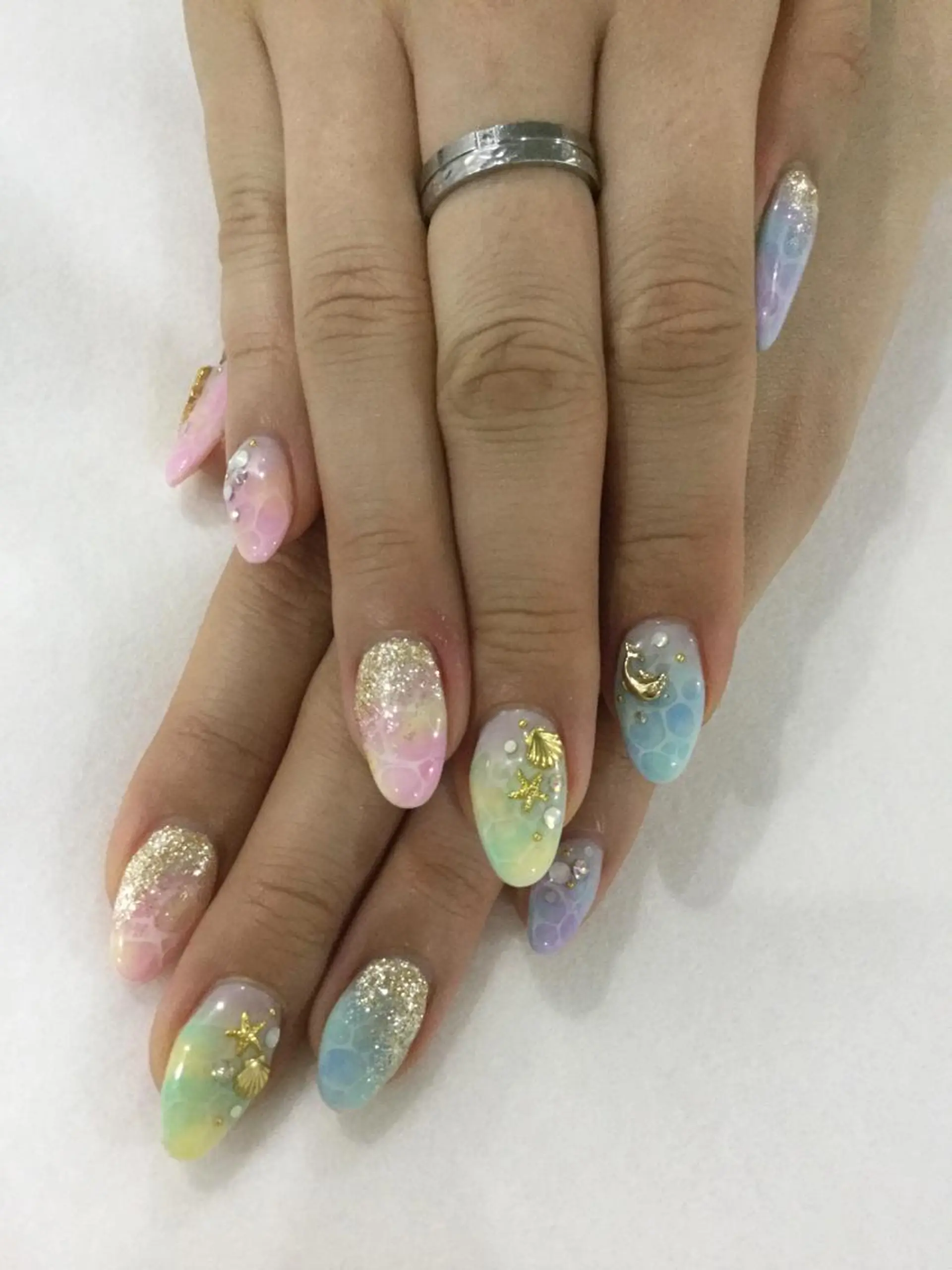 ネイル ハンドネイル 💎🐰 saki. m 🐰💎のネイルデザイン