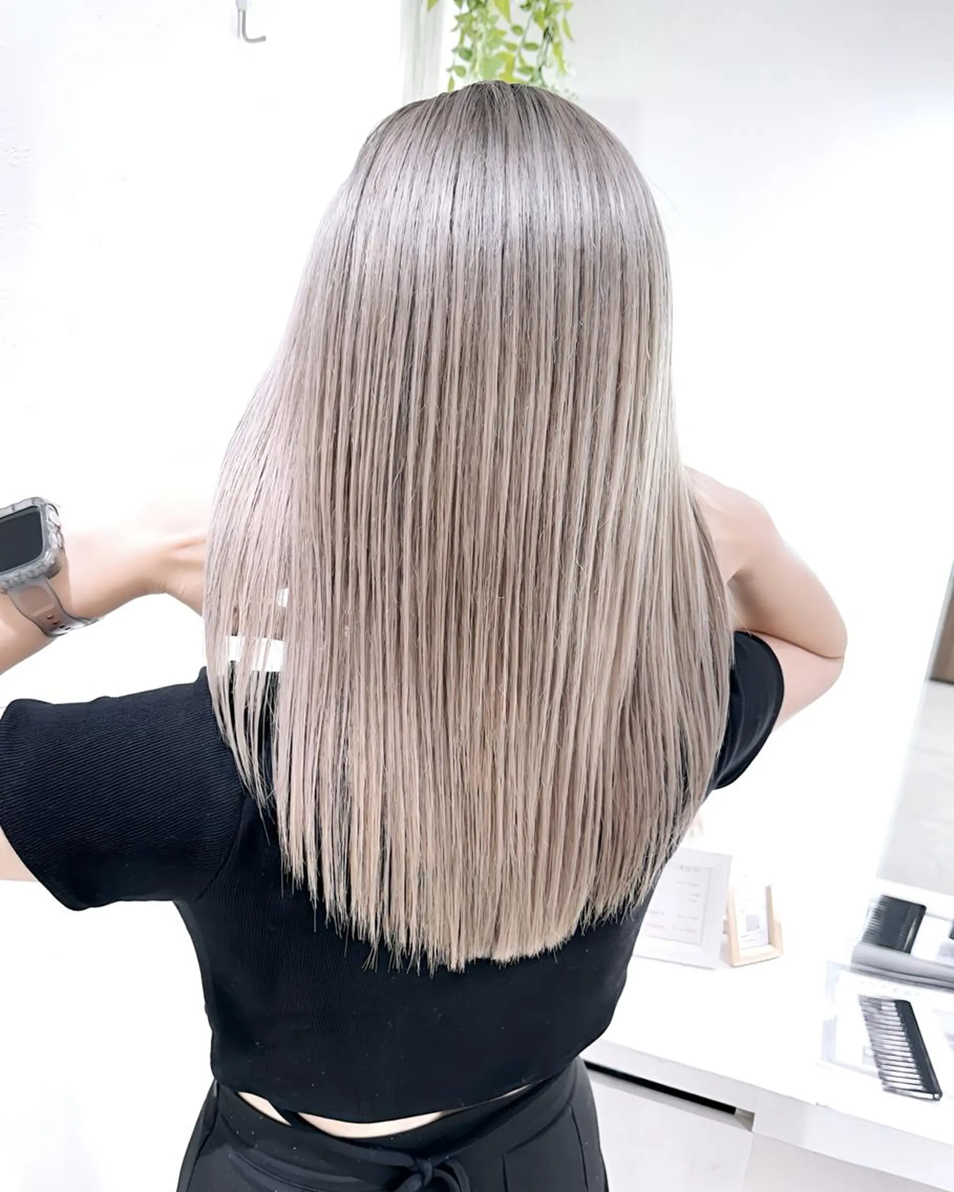 カラー セミロング ブリーチ 髪質改善 ヘアカラー 渡邊楓果／髪質改善 ブリーチ/カラーのヘアスタイル