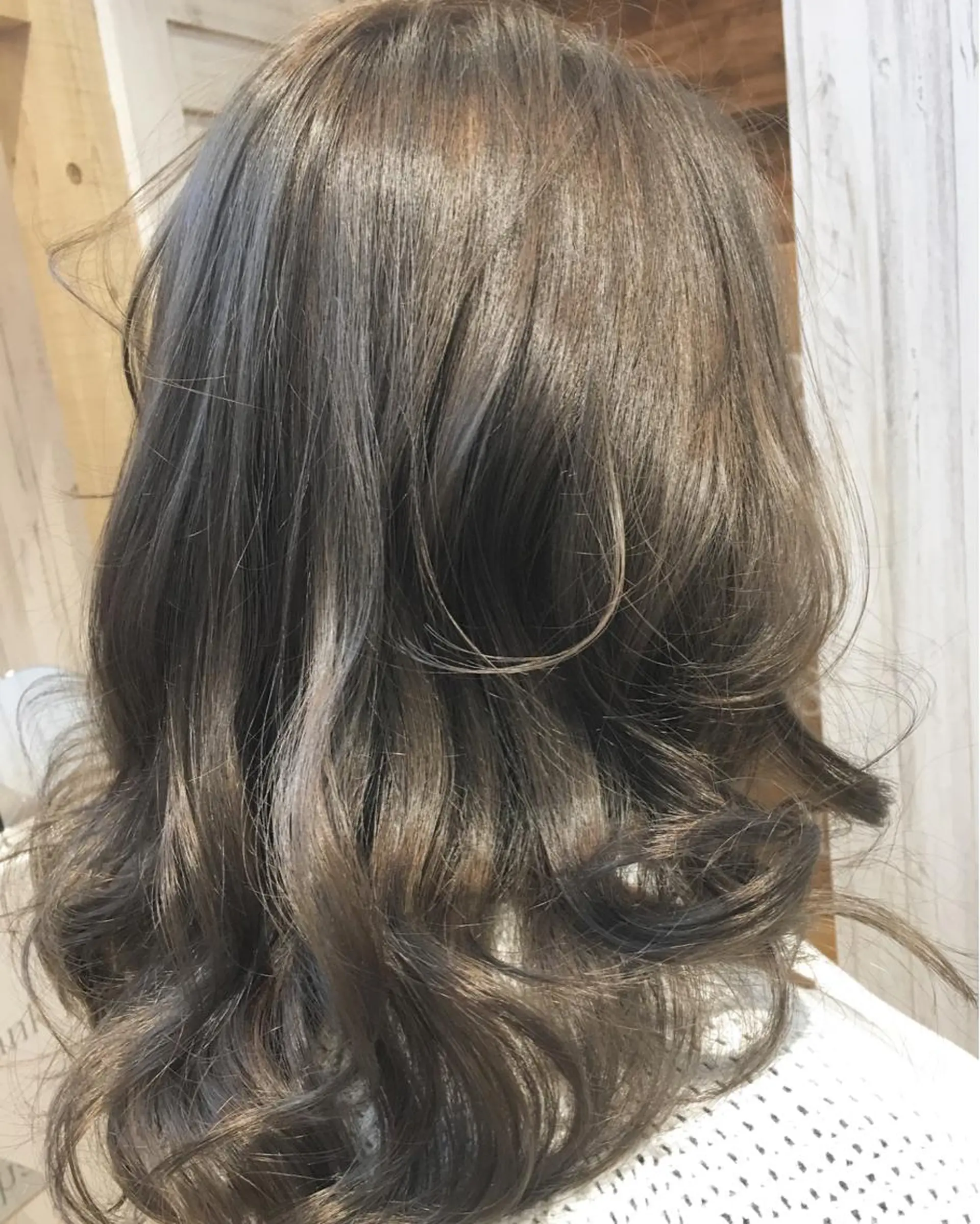 カラー ブリーチ グレージュ ヘアカラー 松田 和樹のヘアスタイル