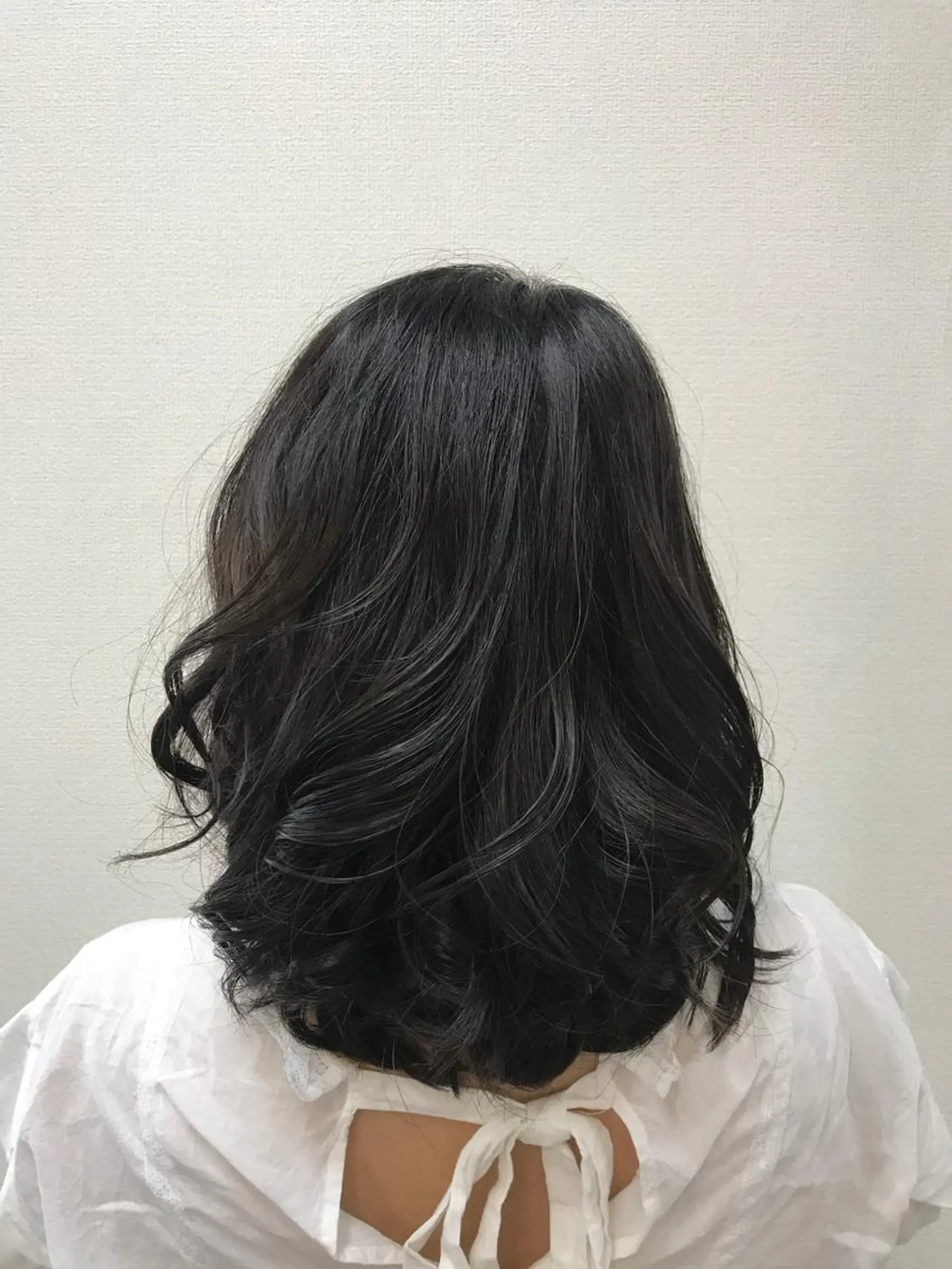 ミディアム カラー ヘアカラー トリートメント 吉森 満俊のヘアスタイル