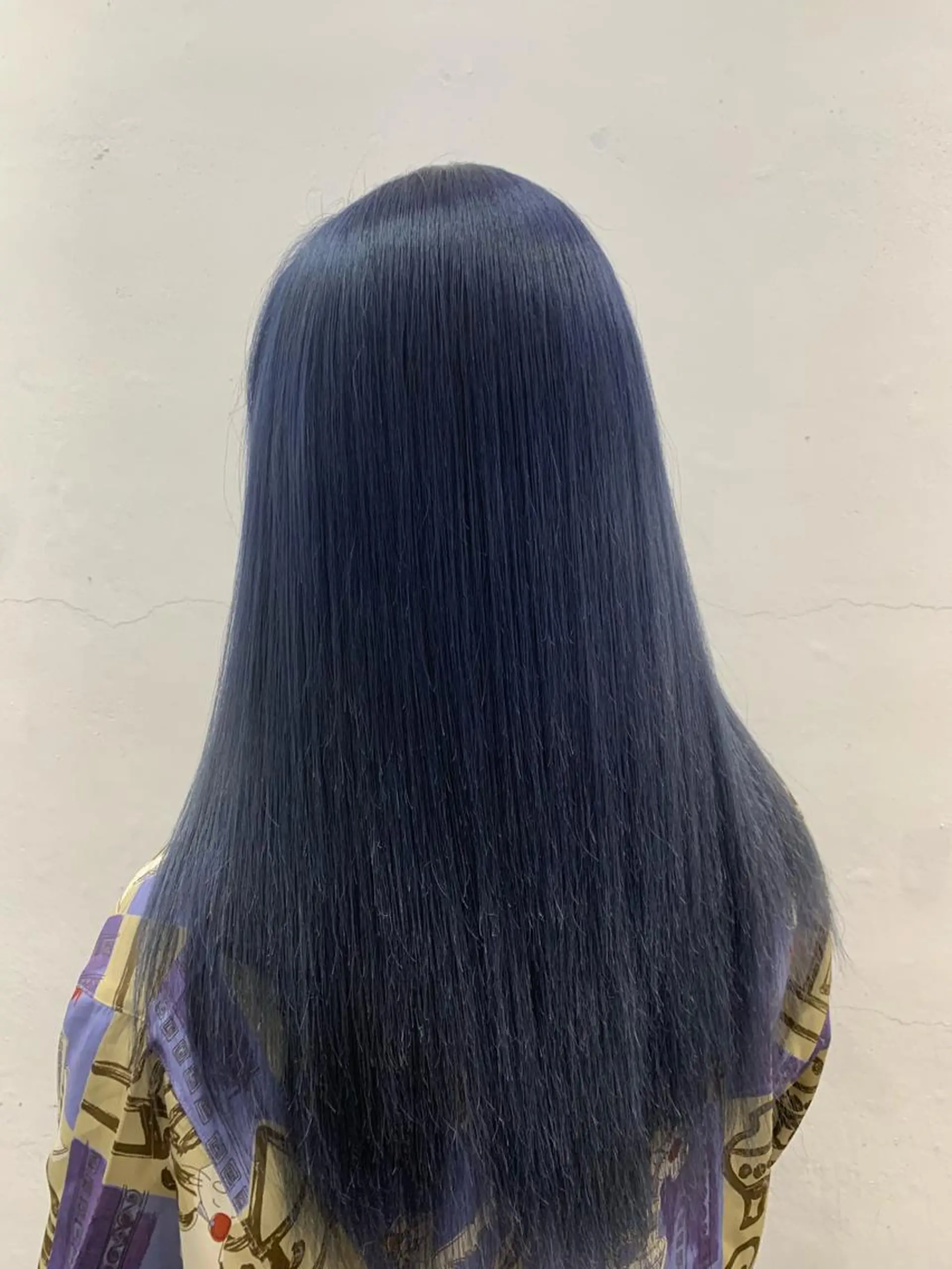 ミディアム カラー ヘアアレンジ ブリーチ ブルーカラー ケアブリーチ グラデーションカラー ヘアカラー トリートメント THE./ブリーチ 透感カラー/髪質改善のヘアスタイル