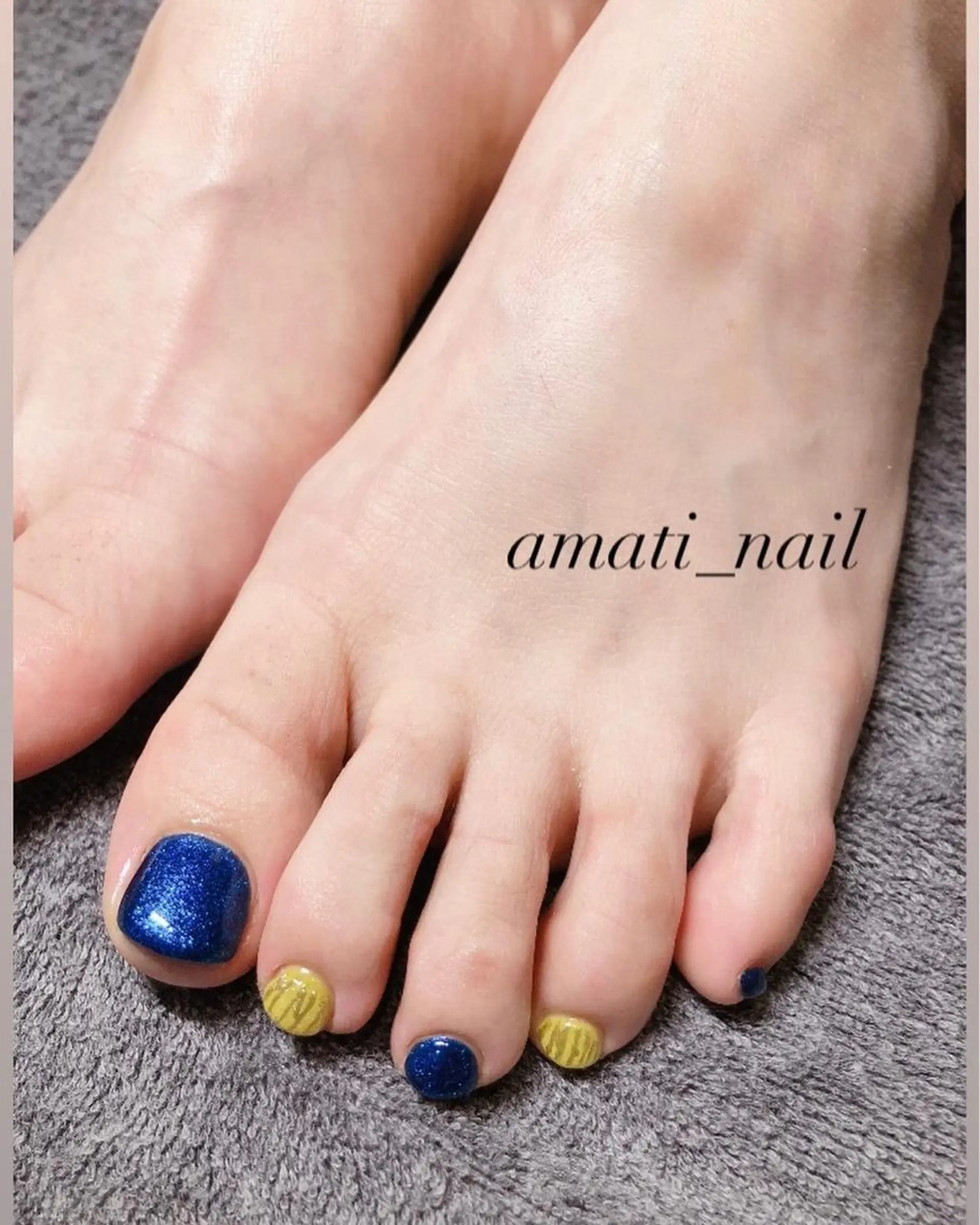 ネイル ゴールド ミラーネイル ピスタチオネイル amati_nail TAKAKOのネイルデザイン
