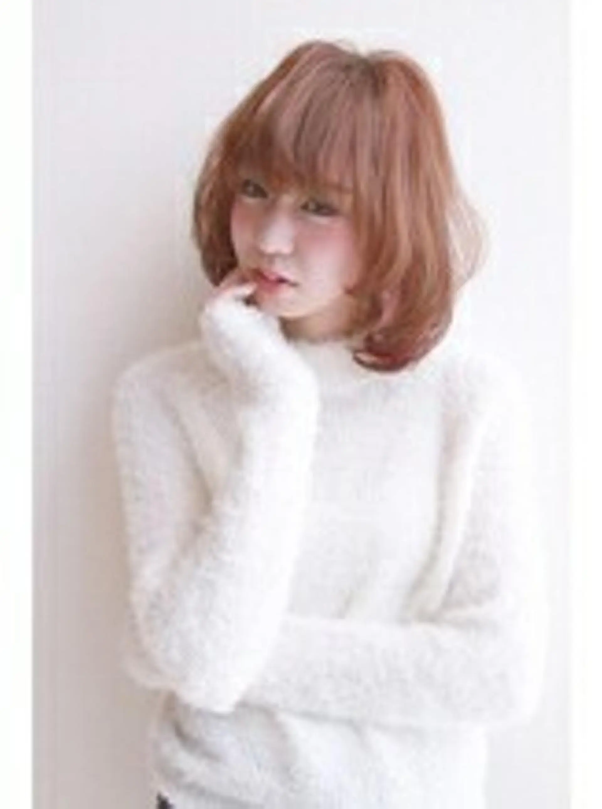 ミディアム カット ヘアカラー トリートメント ＦＵＮＩＣ ファニックのヘアスタイル