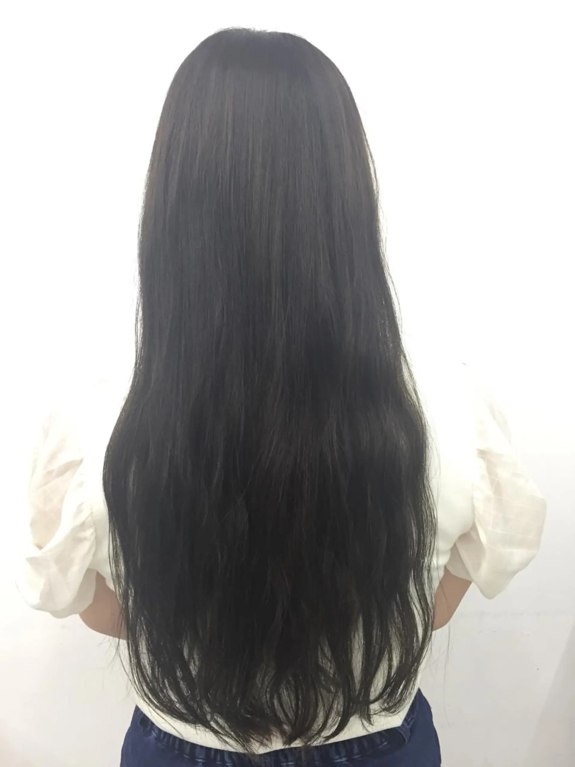 ロング カラー ダークグレー ダークグレージュ グレージュ 岩崎 裕司のヘアスタイル