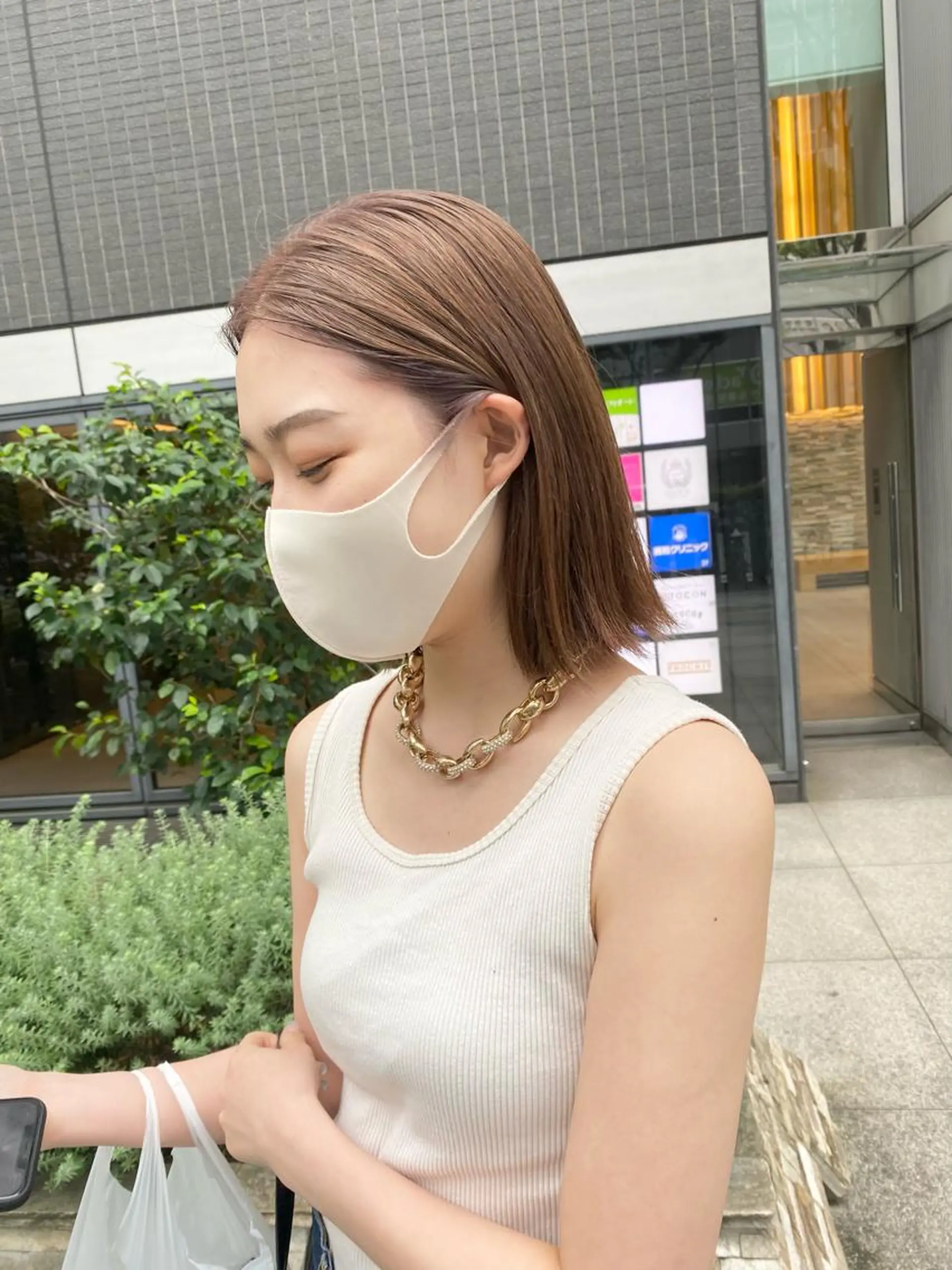 ミディアム デザインカラー/ボブ ブリーチカラー/ユリのヘアスタイル