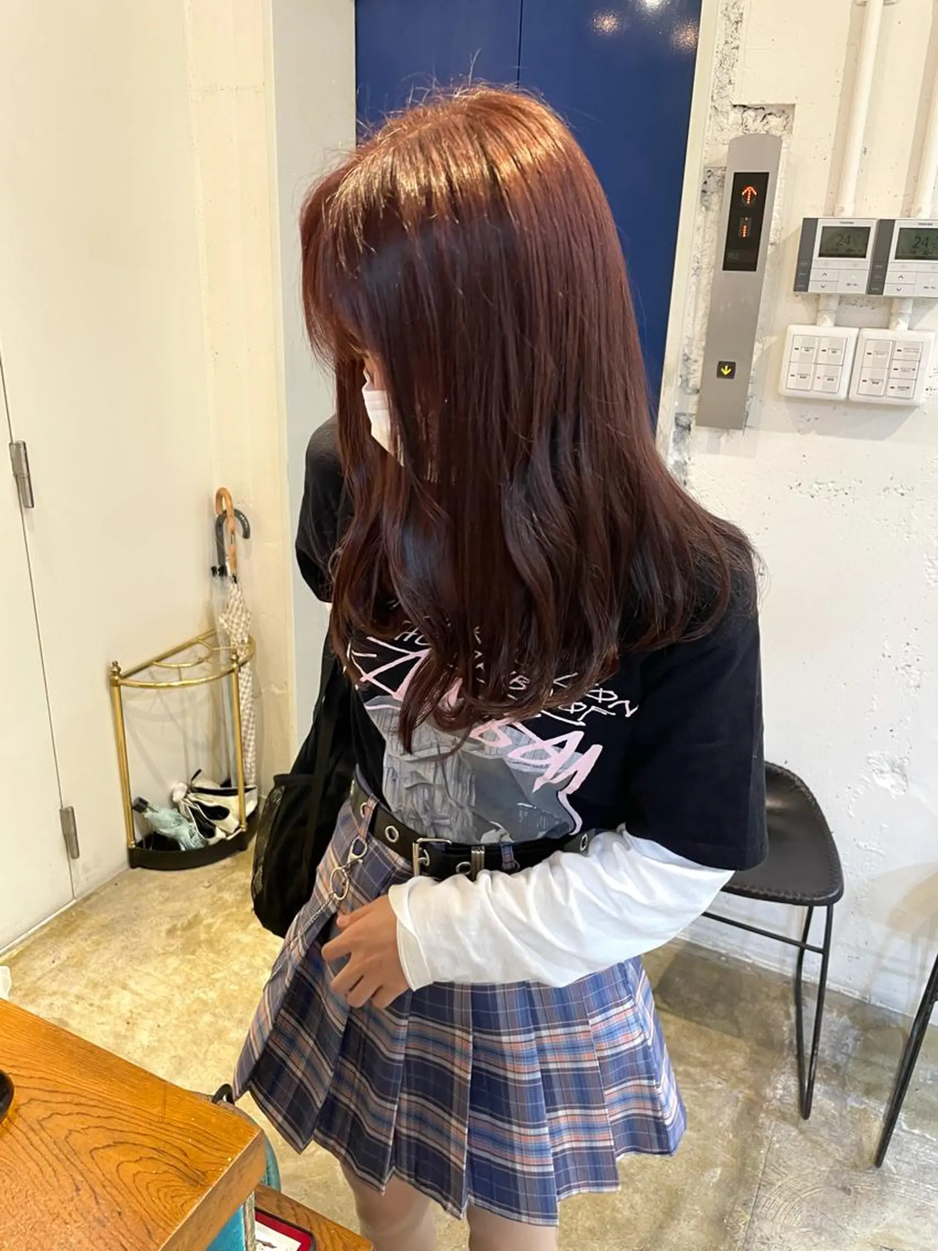 セミロング カラー ダブルカラー ラベンダーカラー ラベンダーピンク ピンクカラー ヘアカラー トリートメント MIOベージュカラー 柔らかいカラーのヘアスタイル