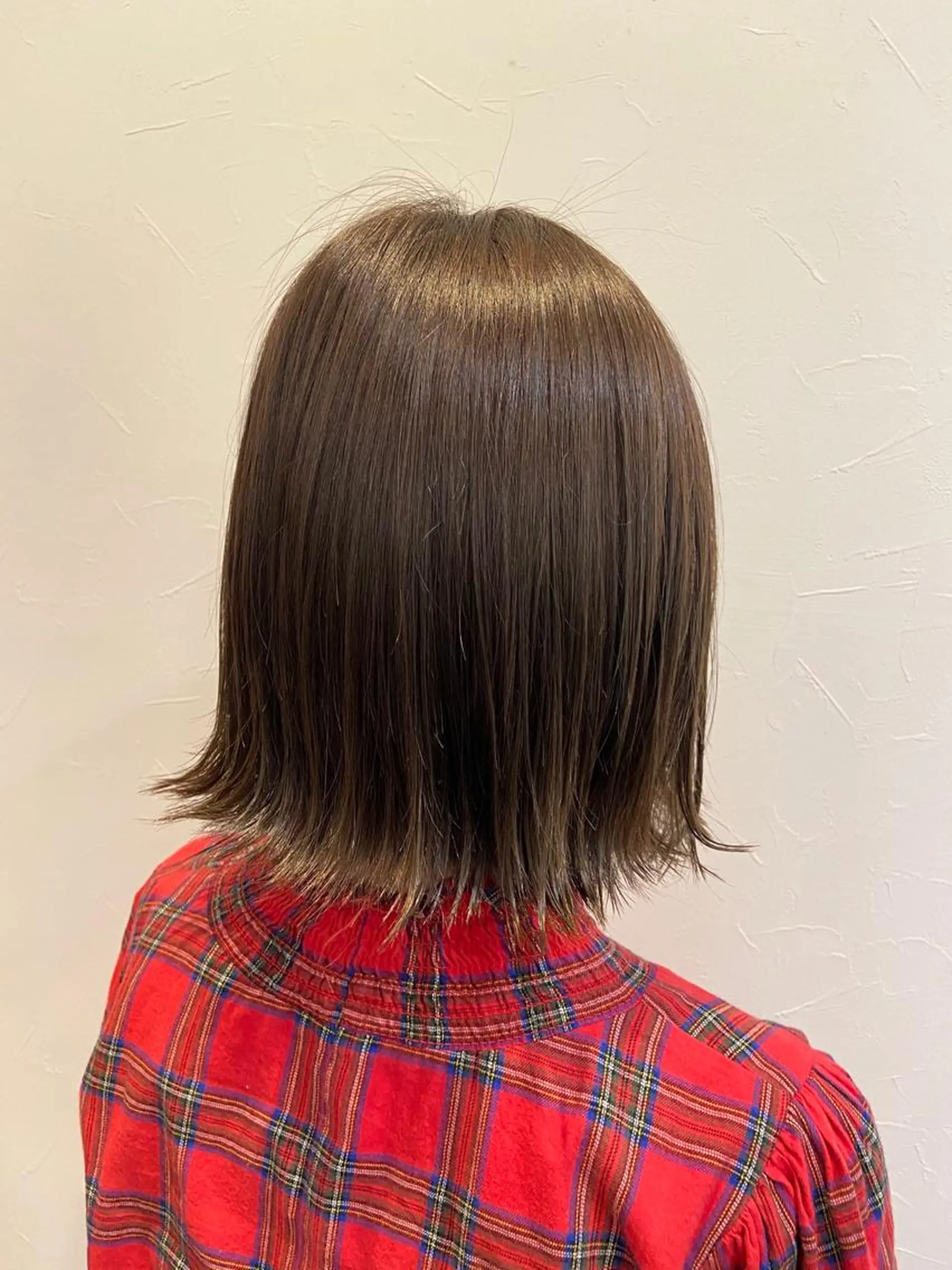 ミディアム カラー アッシュ 外ハネヘア カット ヘアカラー Total beau ty  Noaloのエステ・リラクイメージ