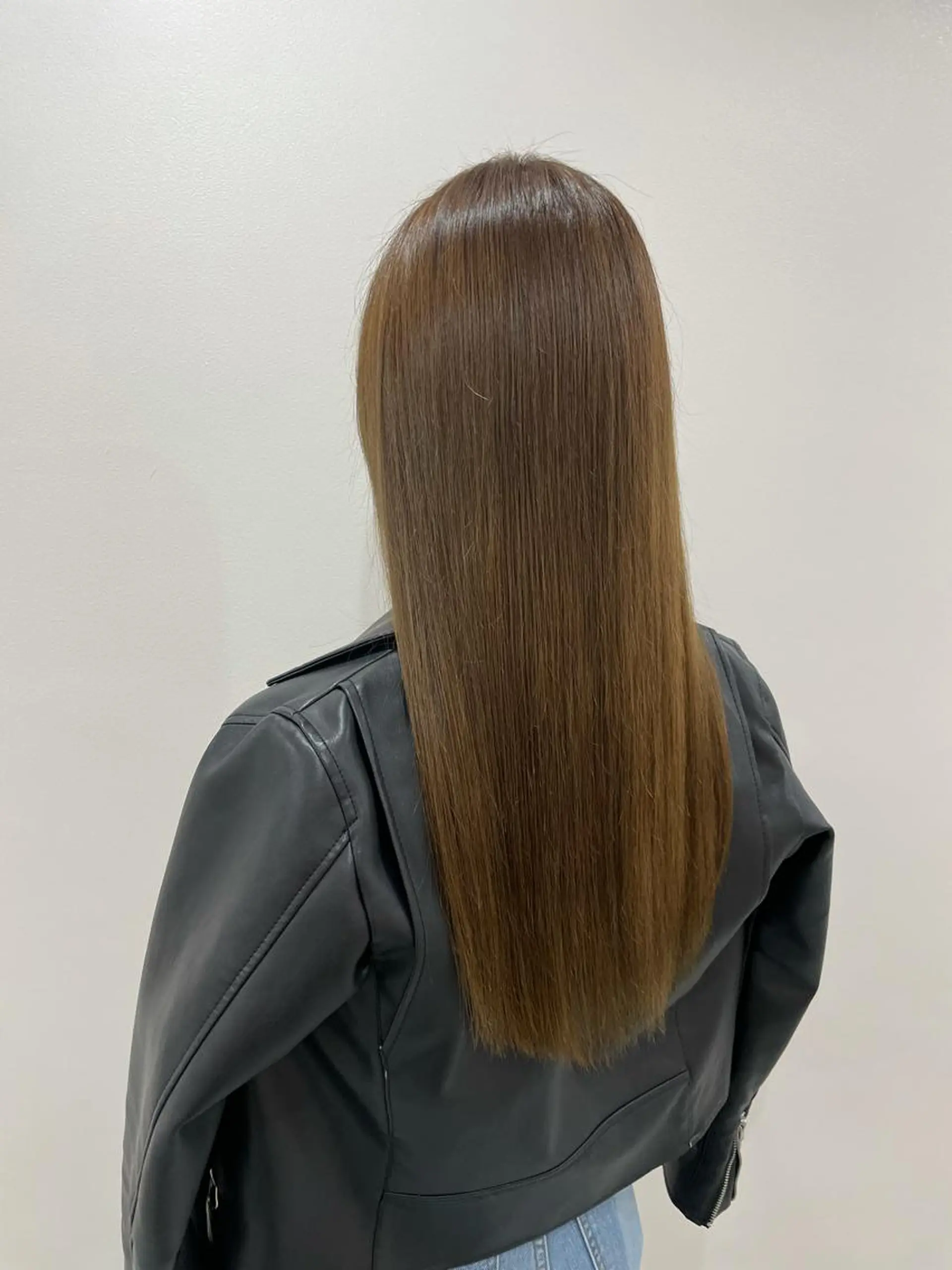 ロング カラー akane .のヘアスタイル