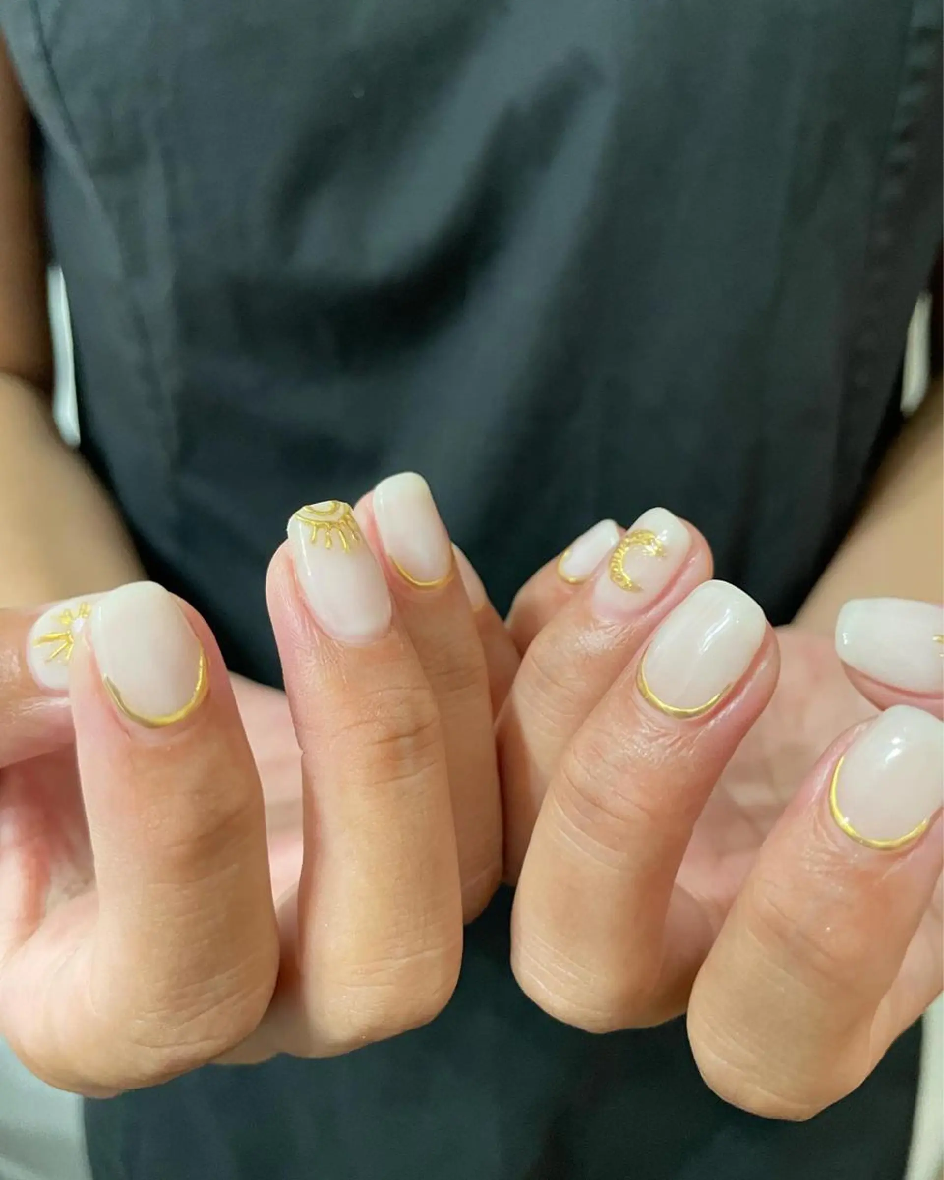 ネイル ハンドネイル フットネイル kiii.__ ✴︎*のネイルデザイン