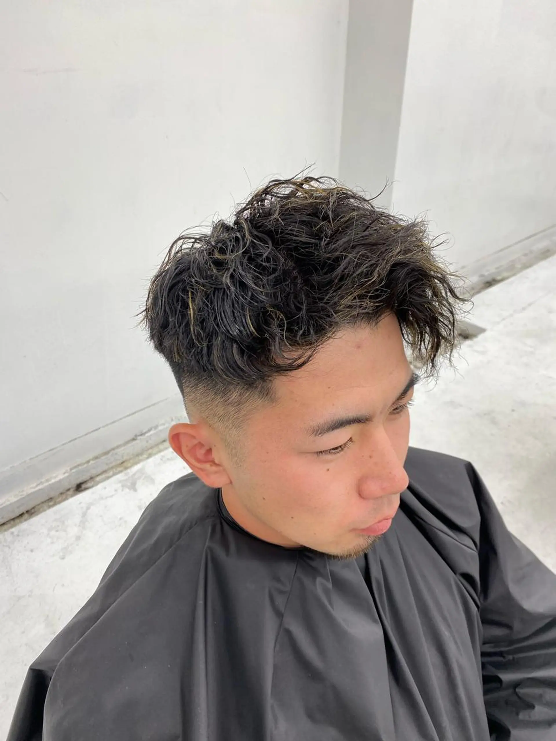 ショート パーマ メンズ 豊崎 佑輔のヘアスタイル