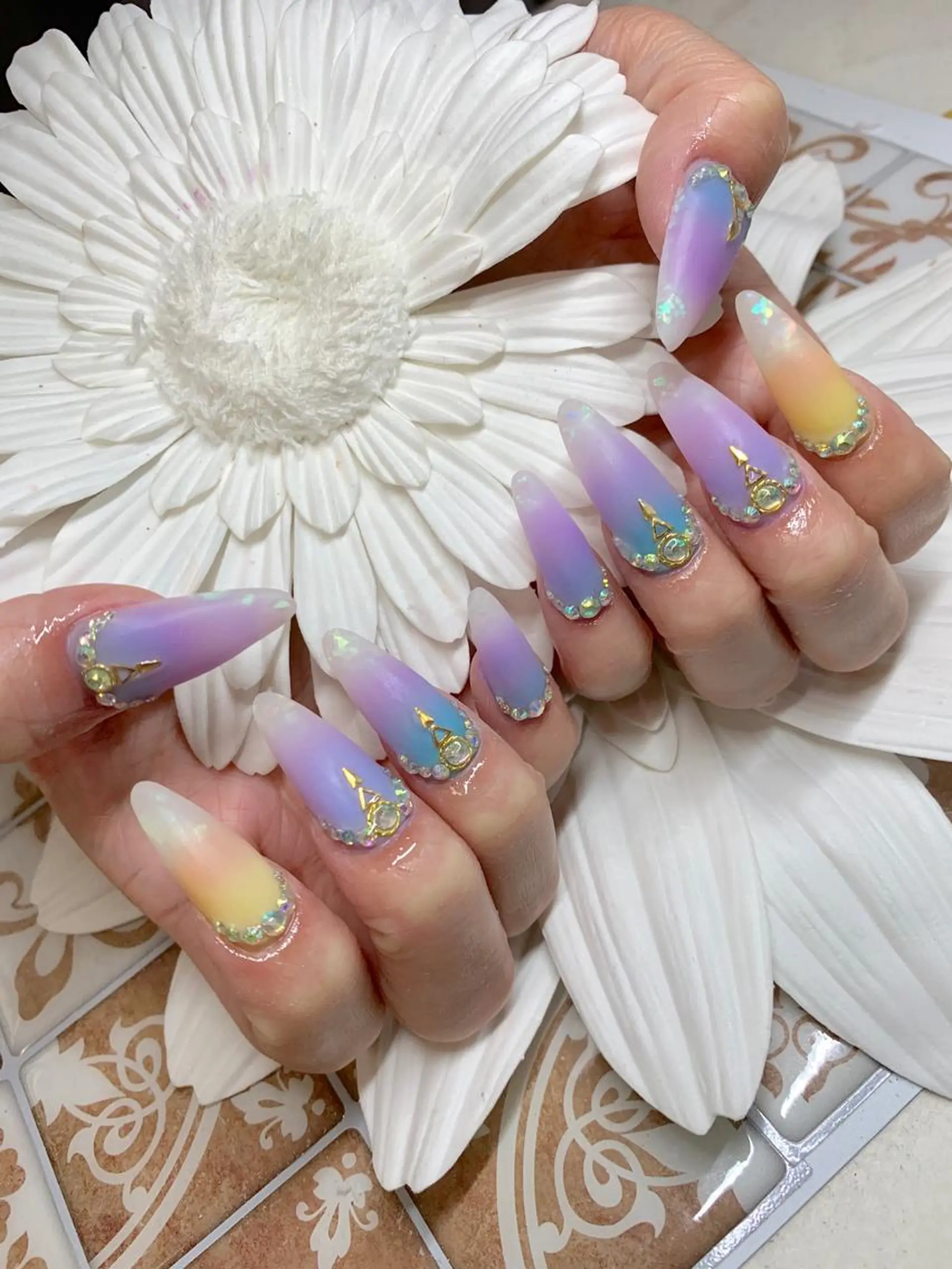 ネイル グラデーション ホログラムネイル スカルプネイル Nailsalon E's cafeのネイルデザイン