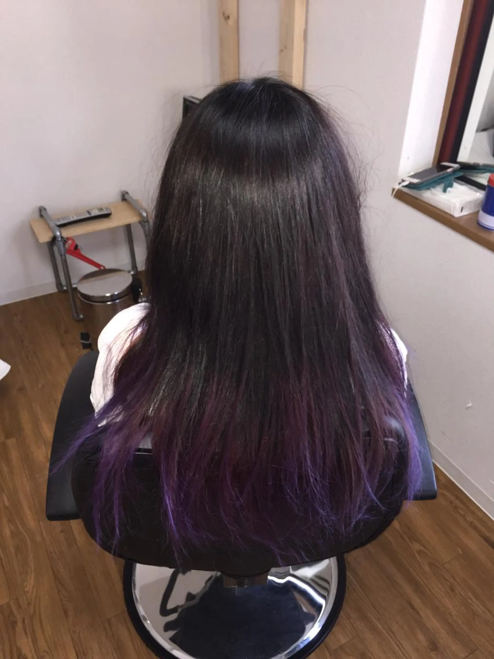 ロング カラー バレイヤージュ ブリーチ ピンクカラー レッドカラー バイオレットカラー じょん 。のヘアスタイル