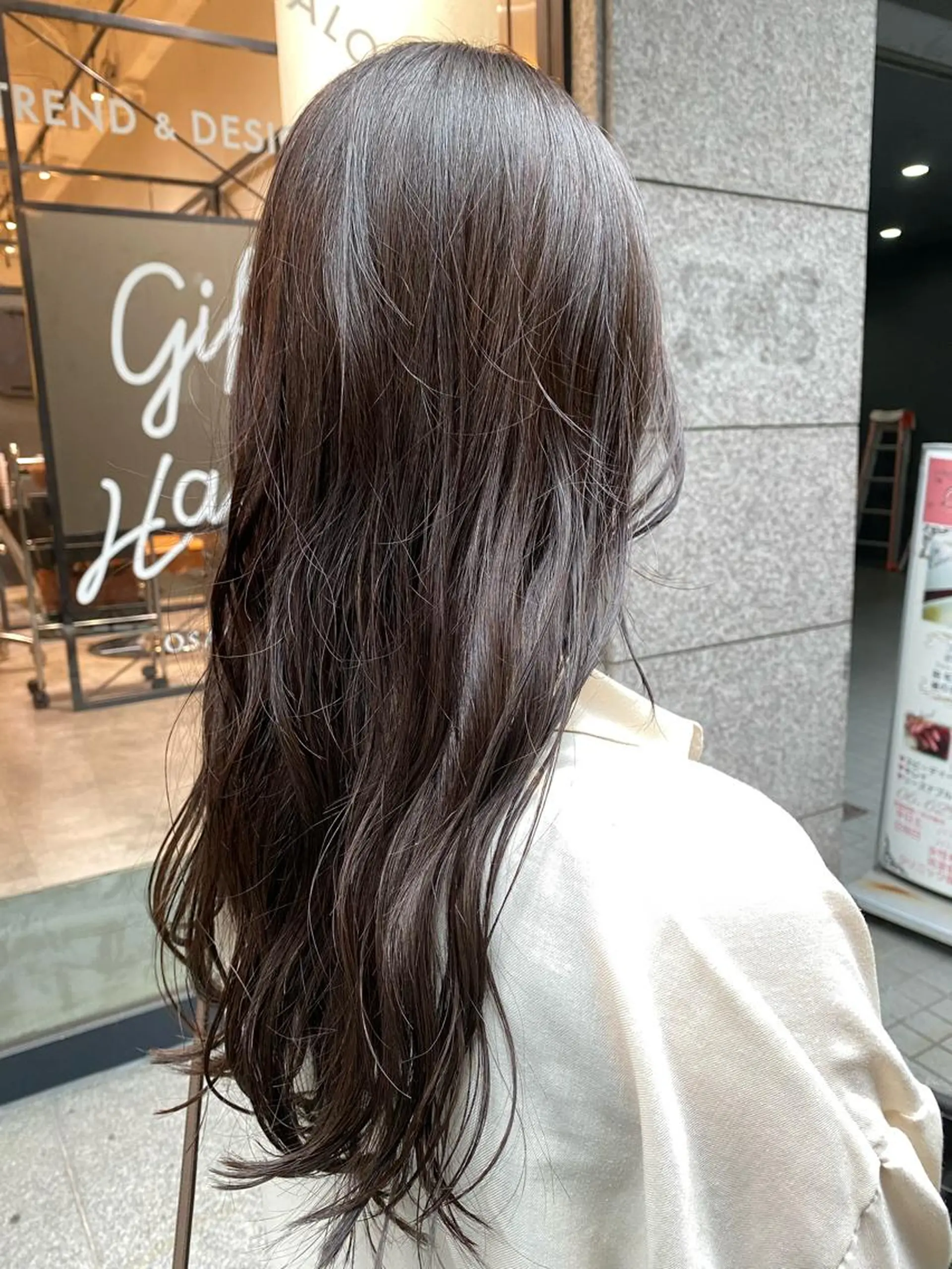 ロング カラー アッシュ アッシュブラウン ブラウンカラー 阪本 愛実のヘアスタイル