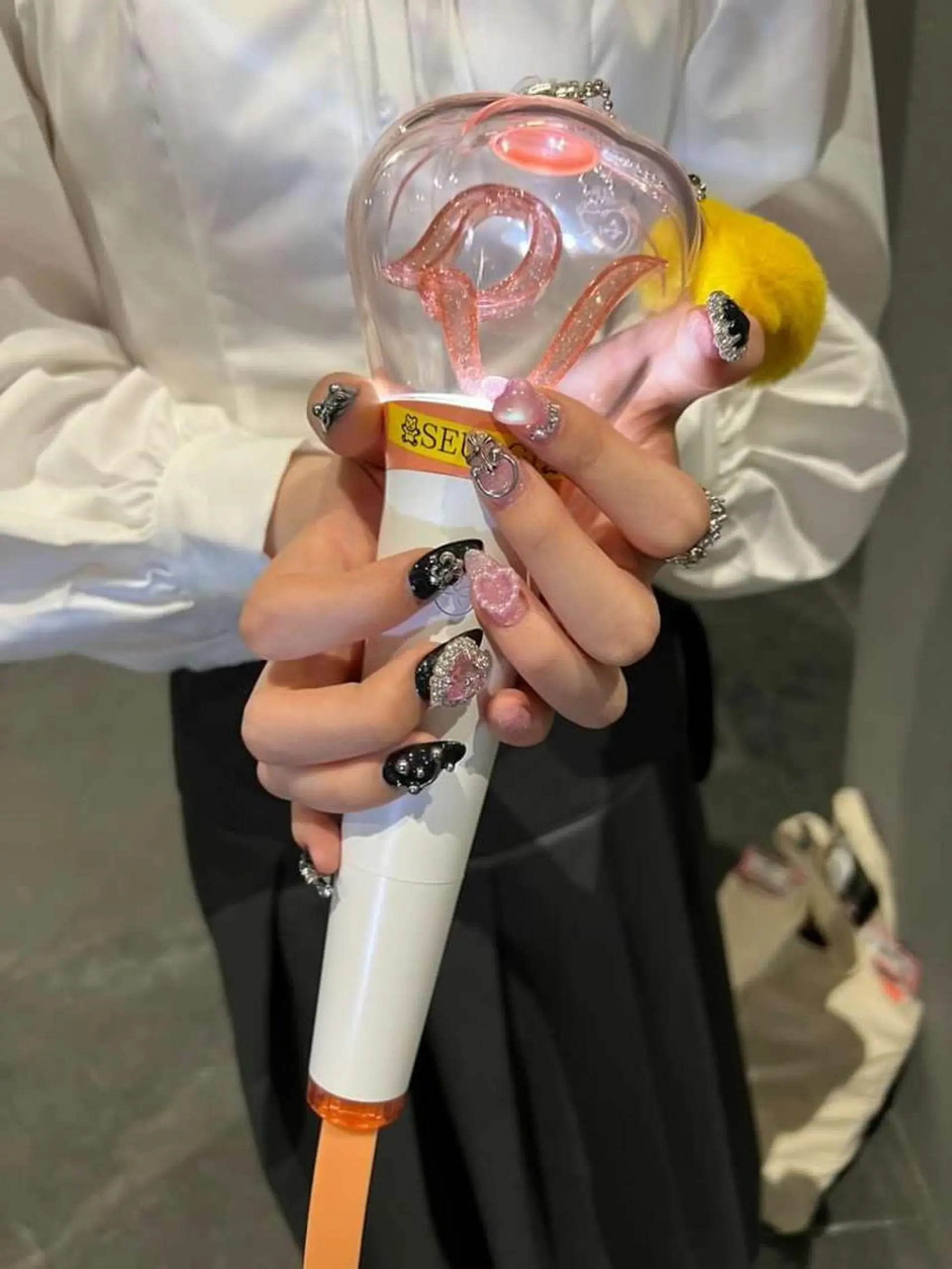 ネイル en　nail 池袋店所属・個性派🌺推しネイル 💅💞hota🐇のネイルデザイン