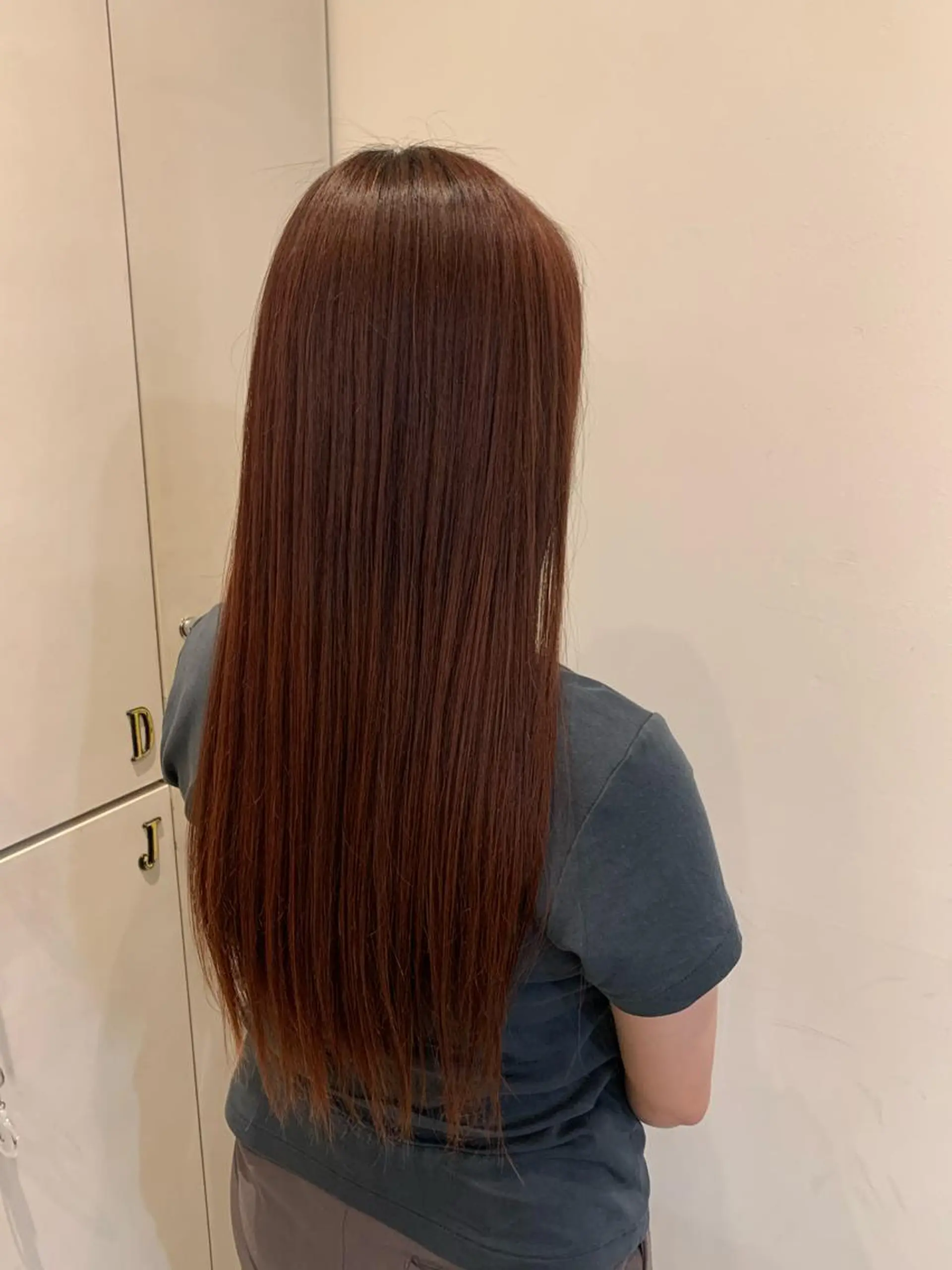 ロング om's poka 伊藤百花のヘアスタイル