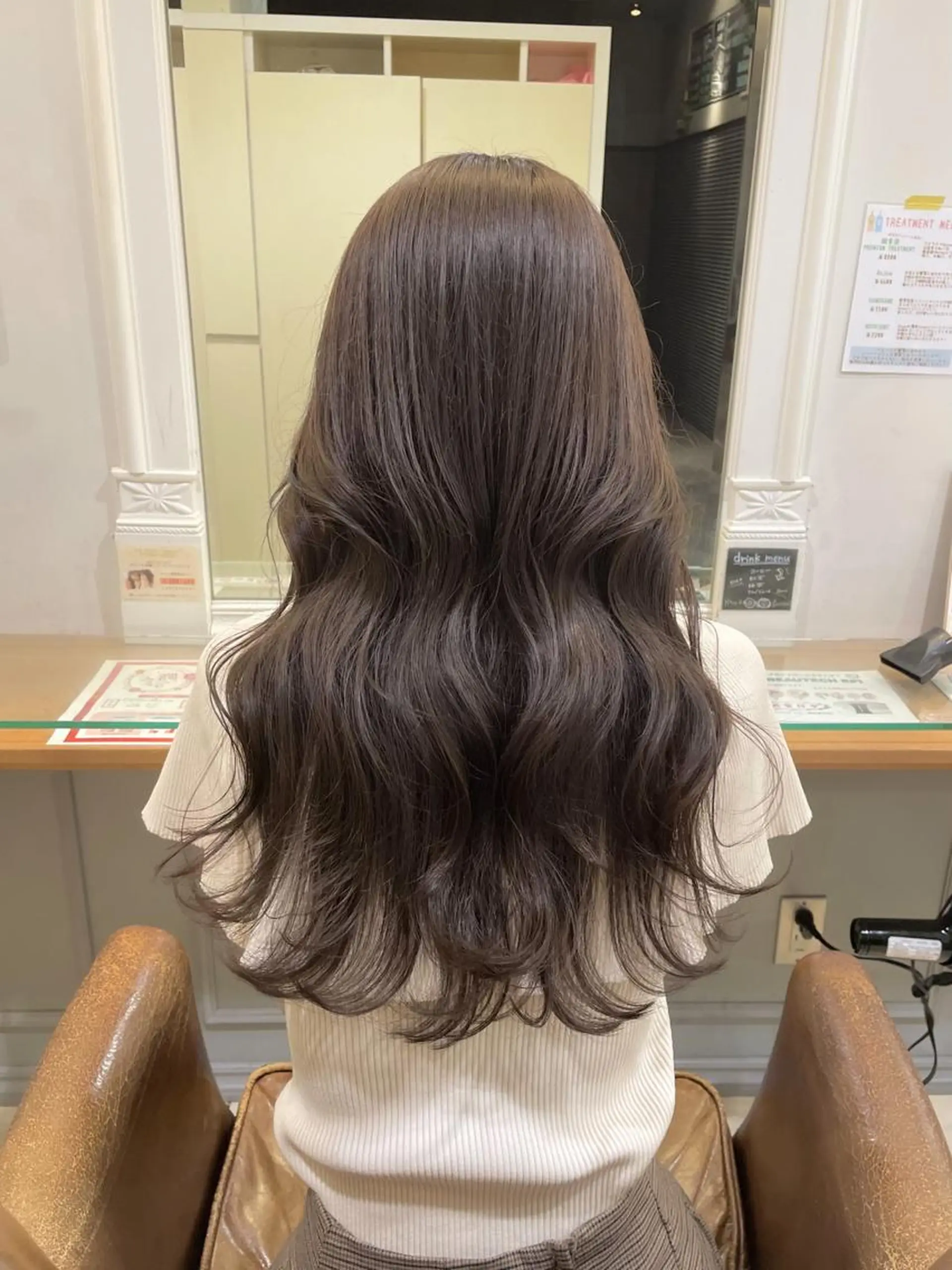 ロング カラー ショコラグレージュ グレージュ オリーブグレー くびれヘア エギョモリ カット ヘアカラー トリートメント 横浜/レイヤーカット /韓国ヘア/佐藤記正のヘアスタイル