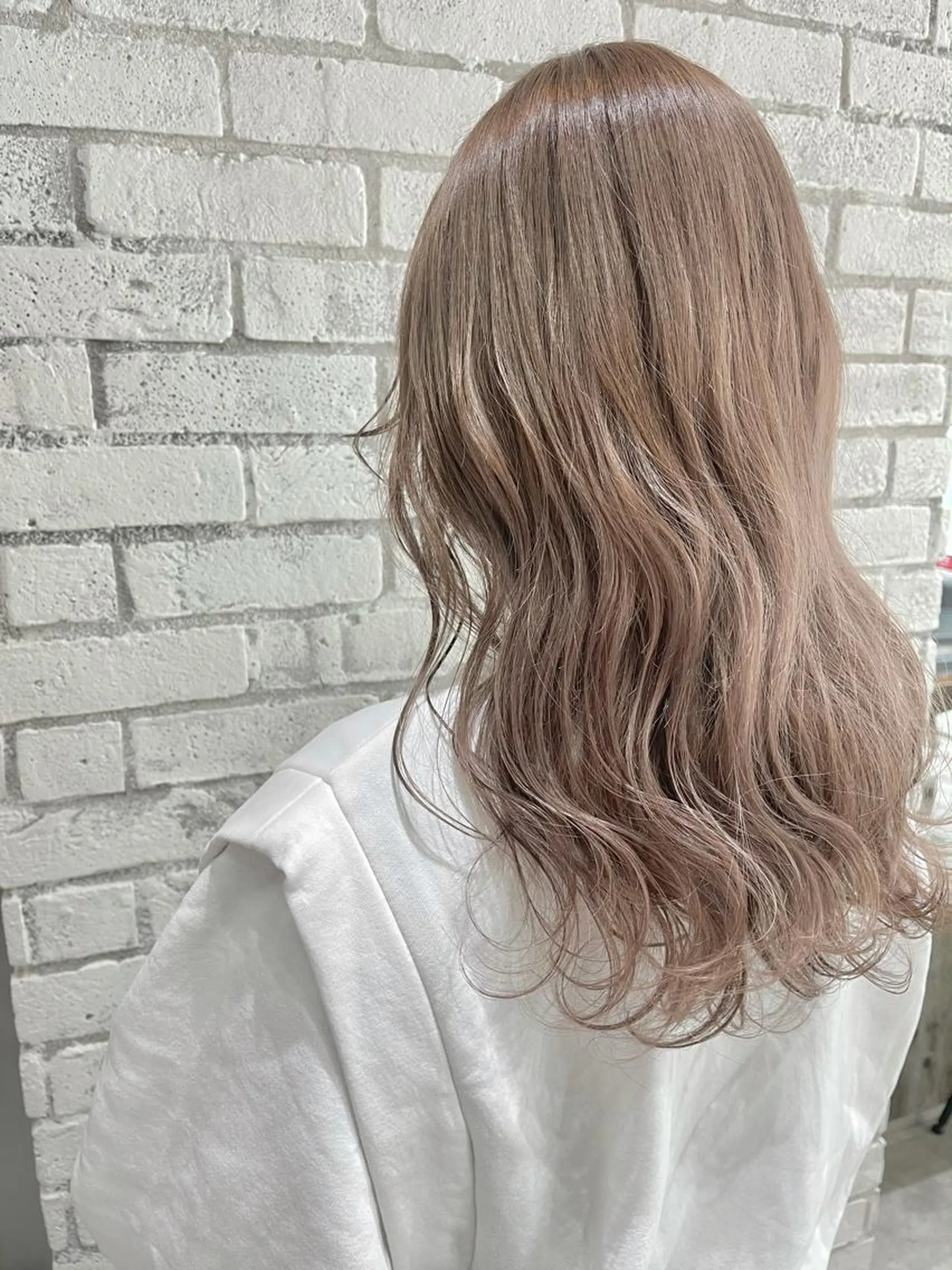 ロング カラー パーマ ヘアアレンジ アディクシーカラー ベージュカラー ブリーチ ケアブリーチ ミルクティーベージュ ヘアカラー トリートメント 縮毛矯正/美髪 髪質改善/石田幸輔のヘアスタイル