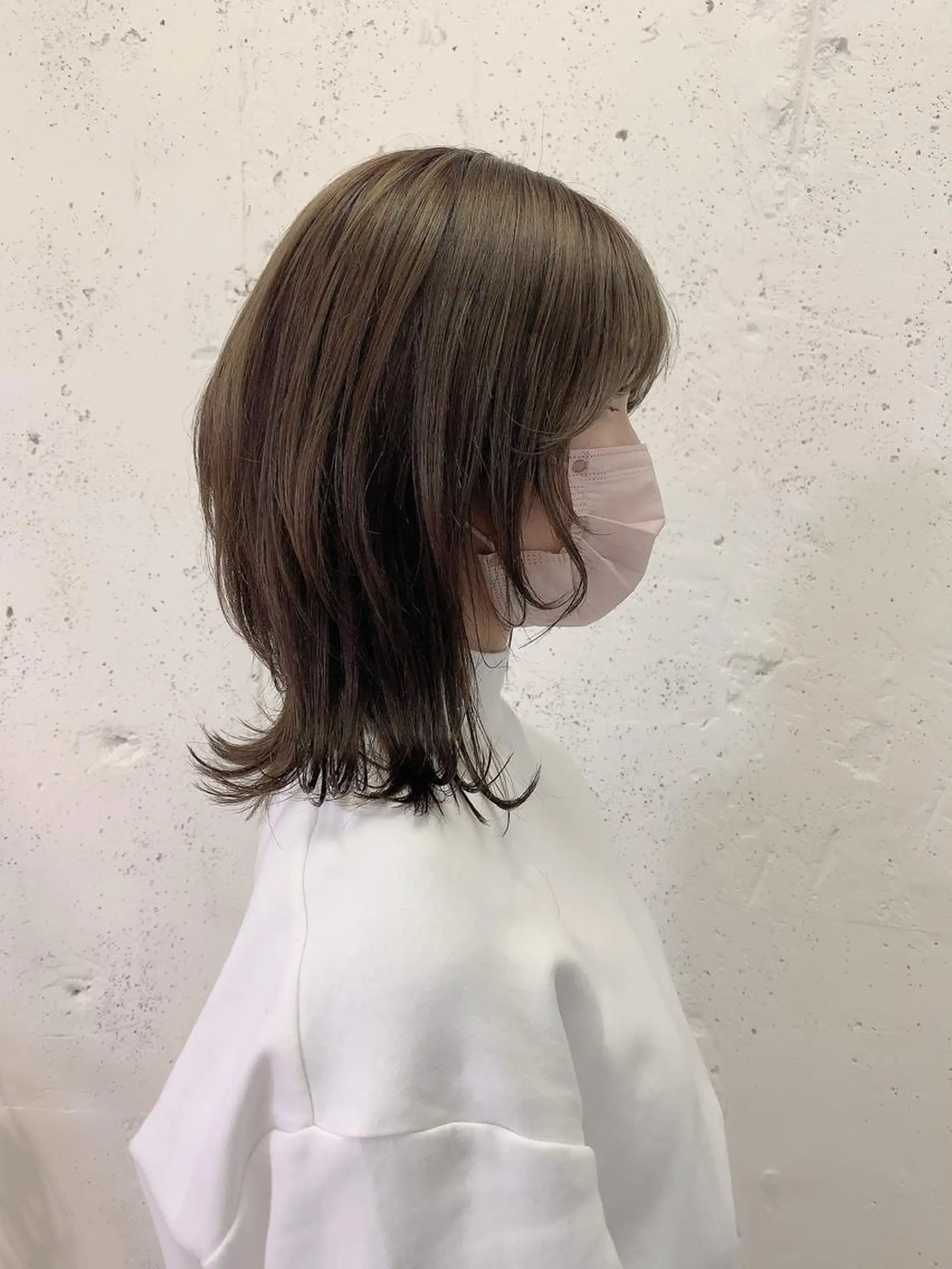 ミディアム カラー カット ヘアカラー トリートメント 透明感ハイトーン🦄 キラ🌈のヘアスタイル