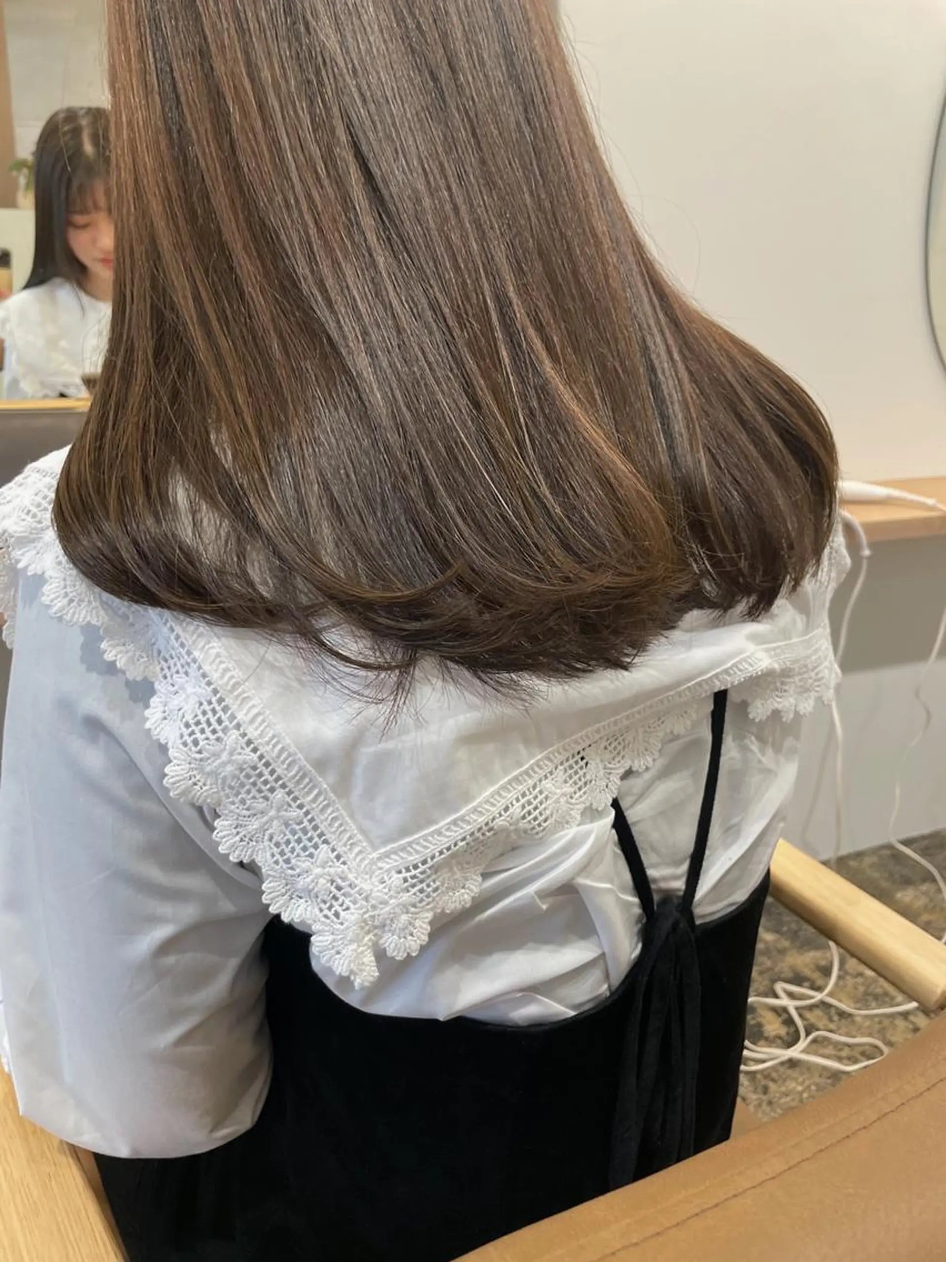 ロング カラー 梅田グレージュ /色っぽカジュアルのヘアスタイル