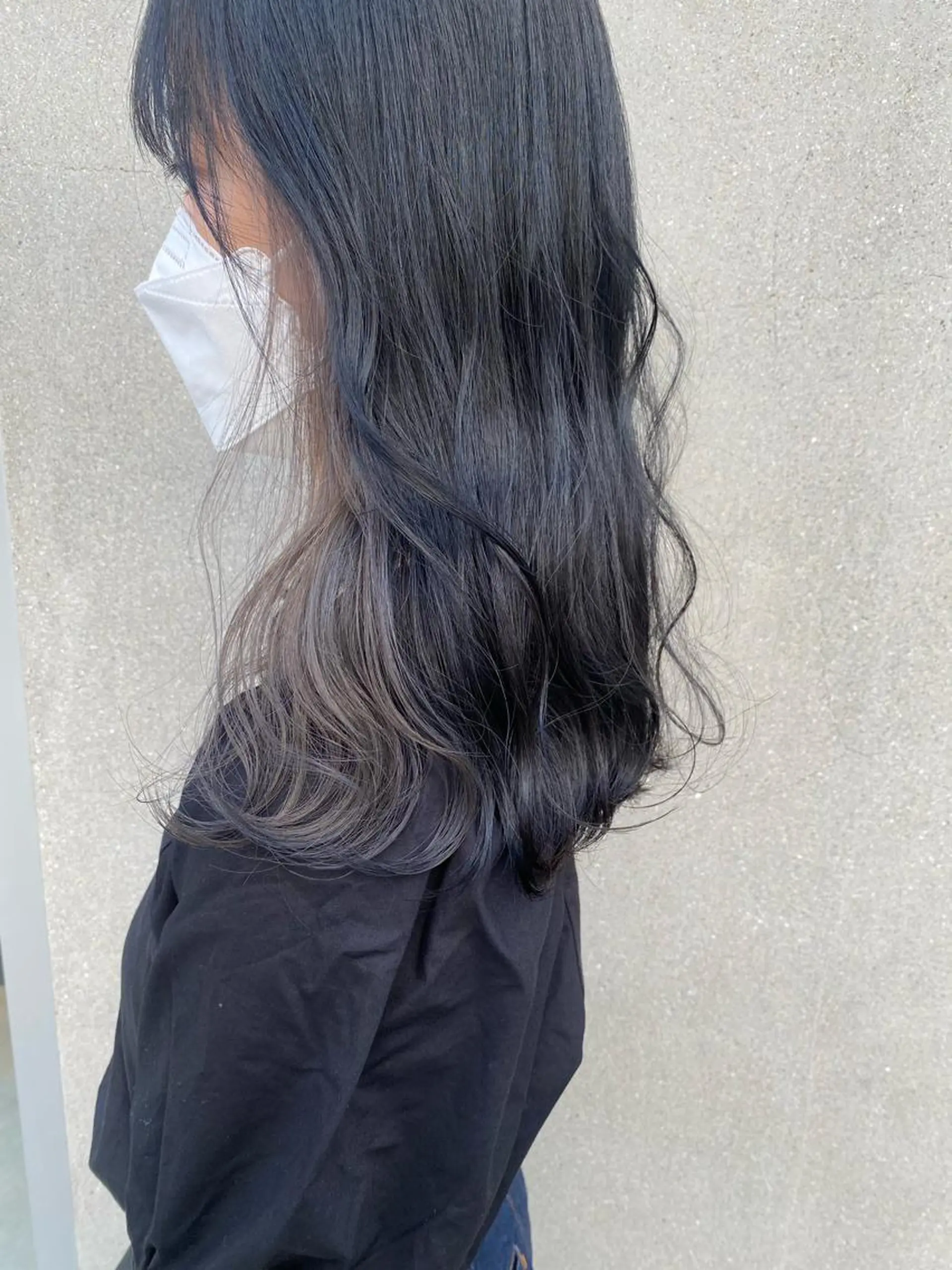 カラー シルバー ヘアカラー AYANE 韓国ヘア /レイヤーカットのヘアスタイル