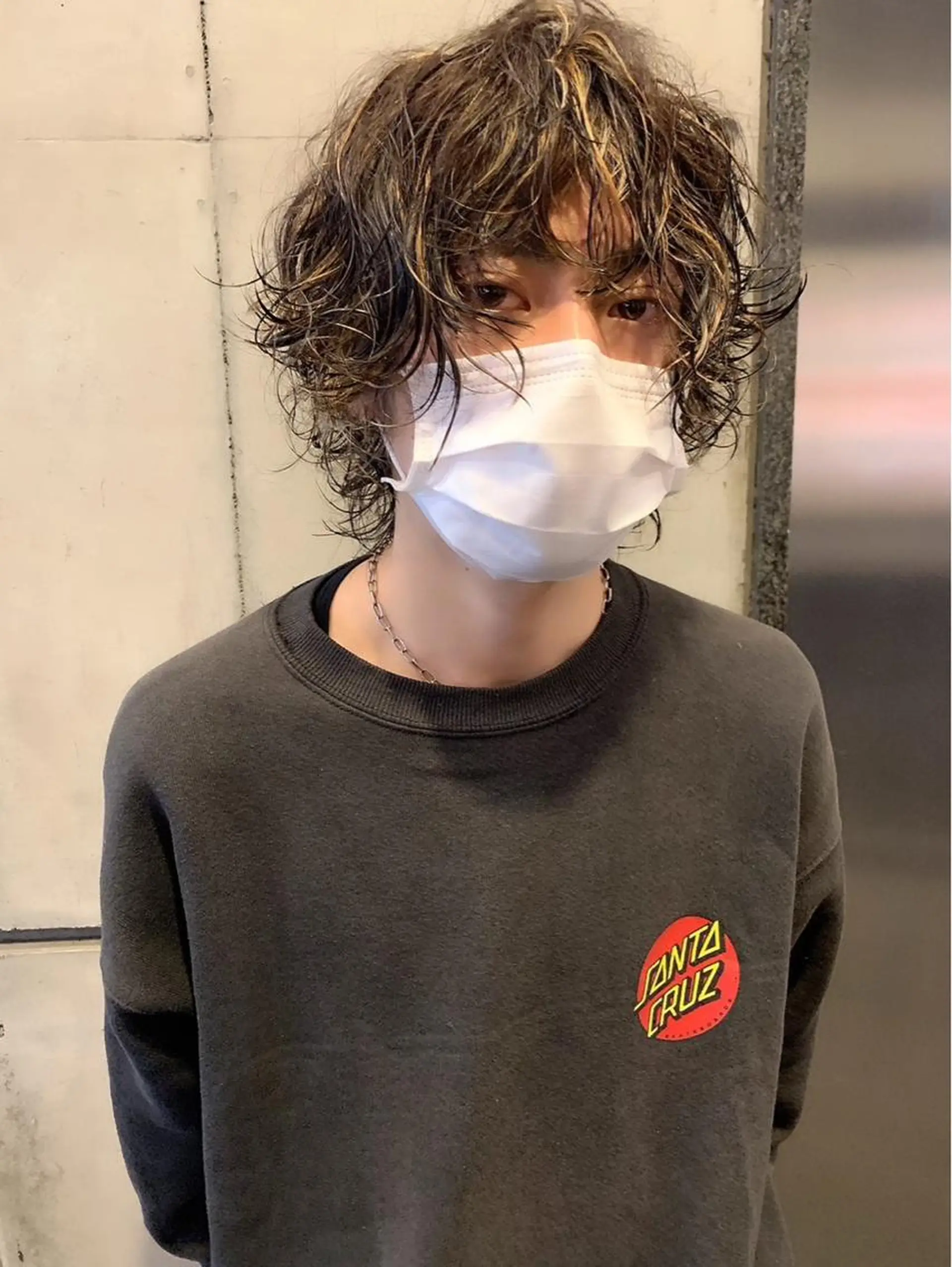 パーマ メンズ メンズブリーチ メンズインナーカラー メンズパーマ メンズウルフカット 髪質改善 カット パーマ 韓国ヘア🦋 MIYUのヘアスタイル