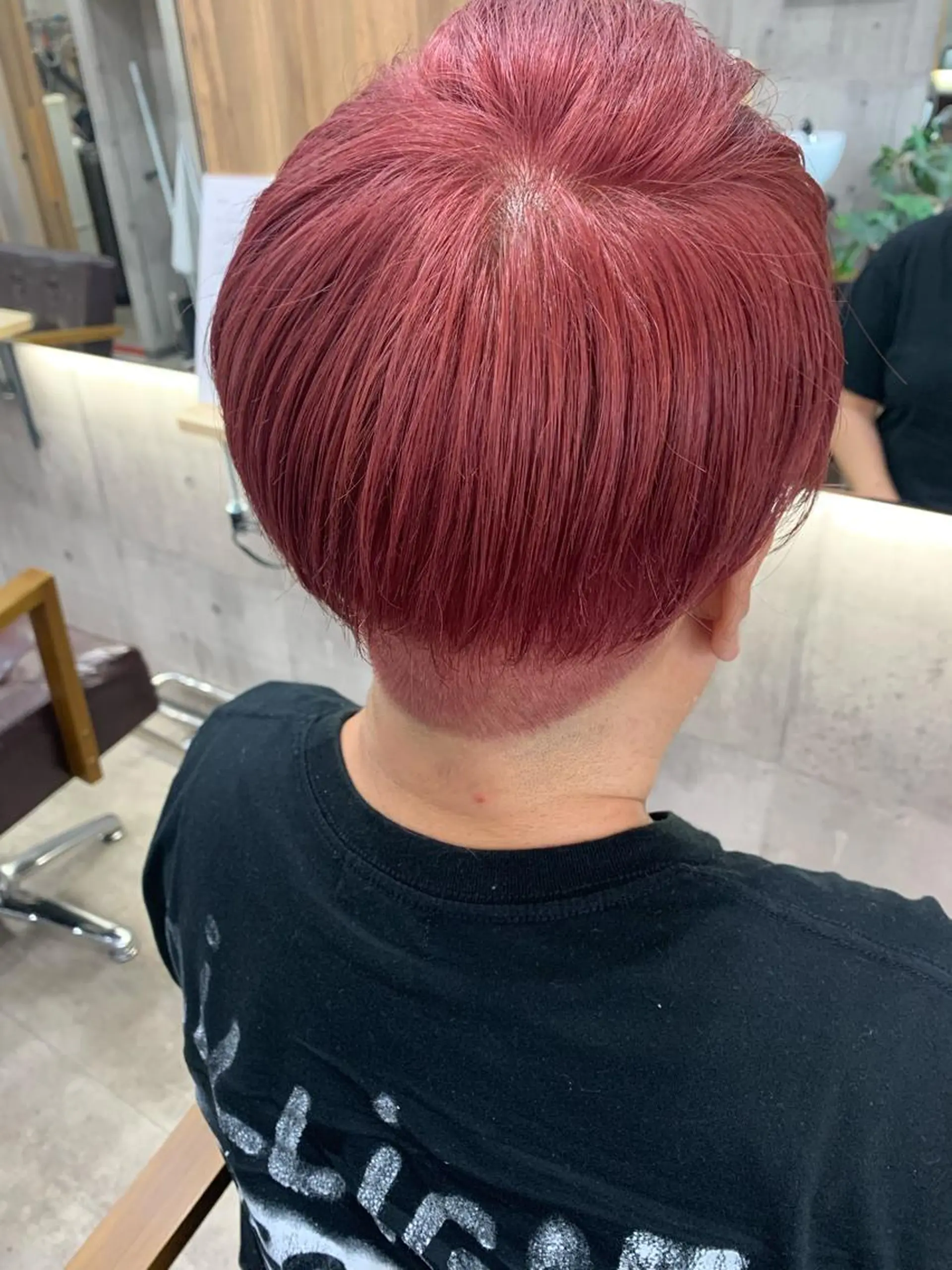 ショート カラー バレイヤージュ ブリーチ ケアブリーチ ダブルカラー イヤリングカラー ヘアカラー トリートメント memento 斎藤大覚のヘアスタイル