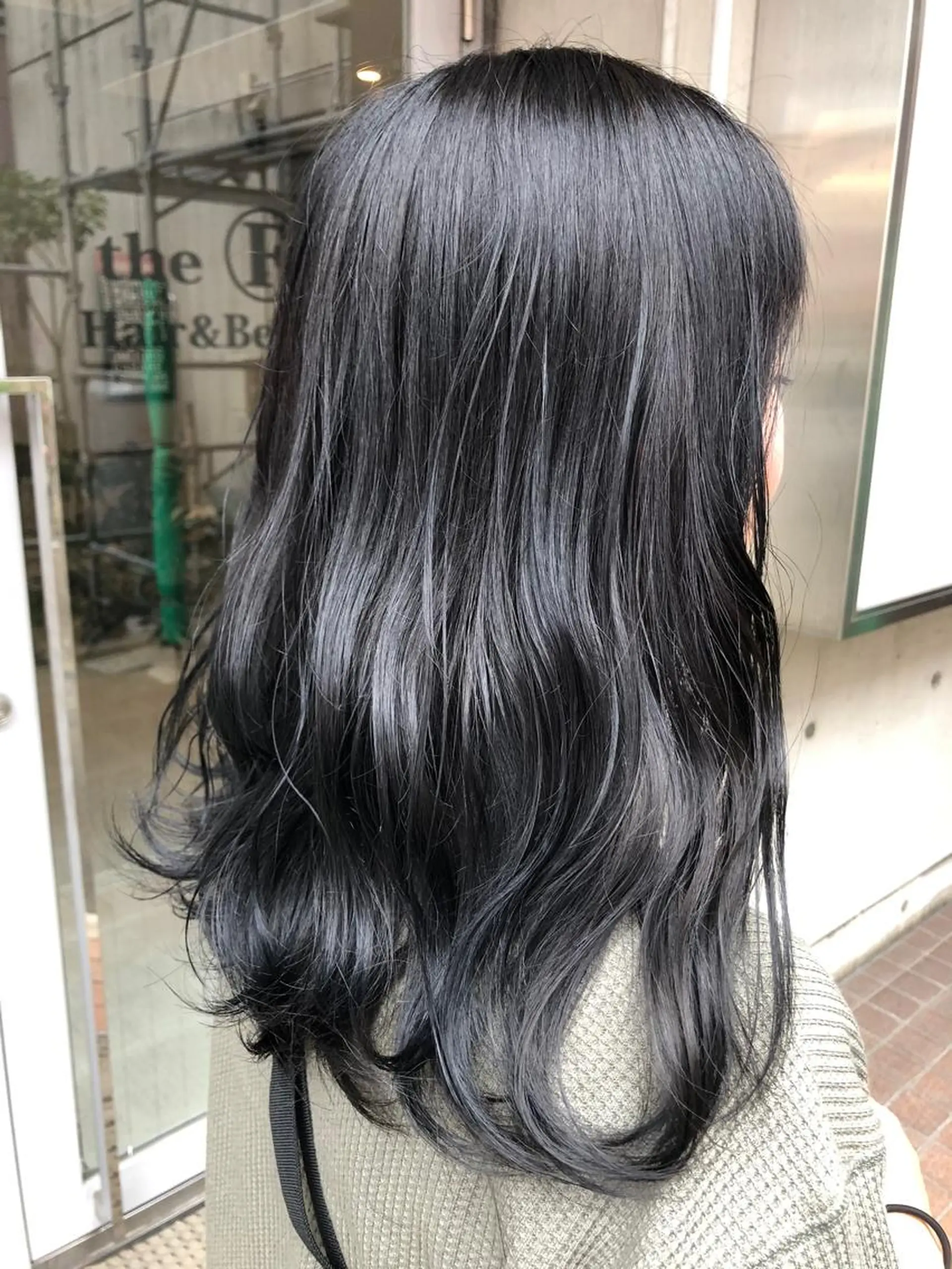 ミディアム カラー ダークグレー theF___ yukoのヘアスタイル