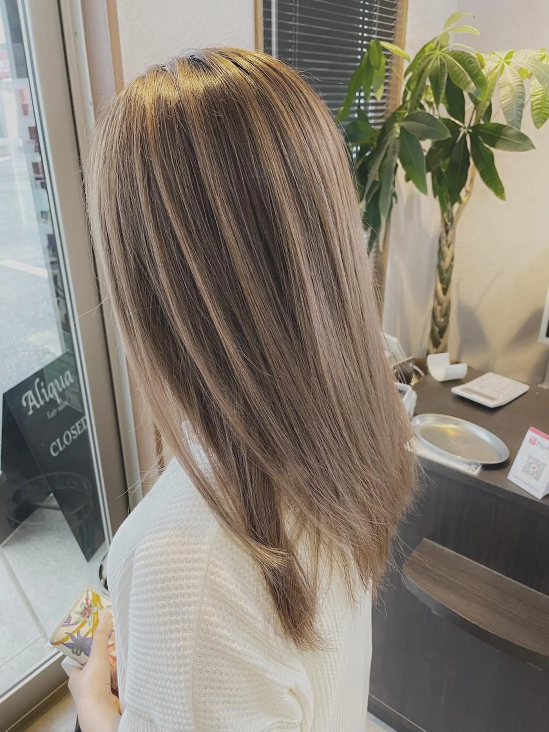 ロング カラー バレイヤージュ レイヤーカット ヘアカラー 山本 貴弘のヘアスタイル