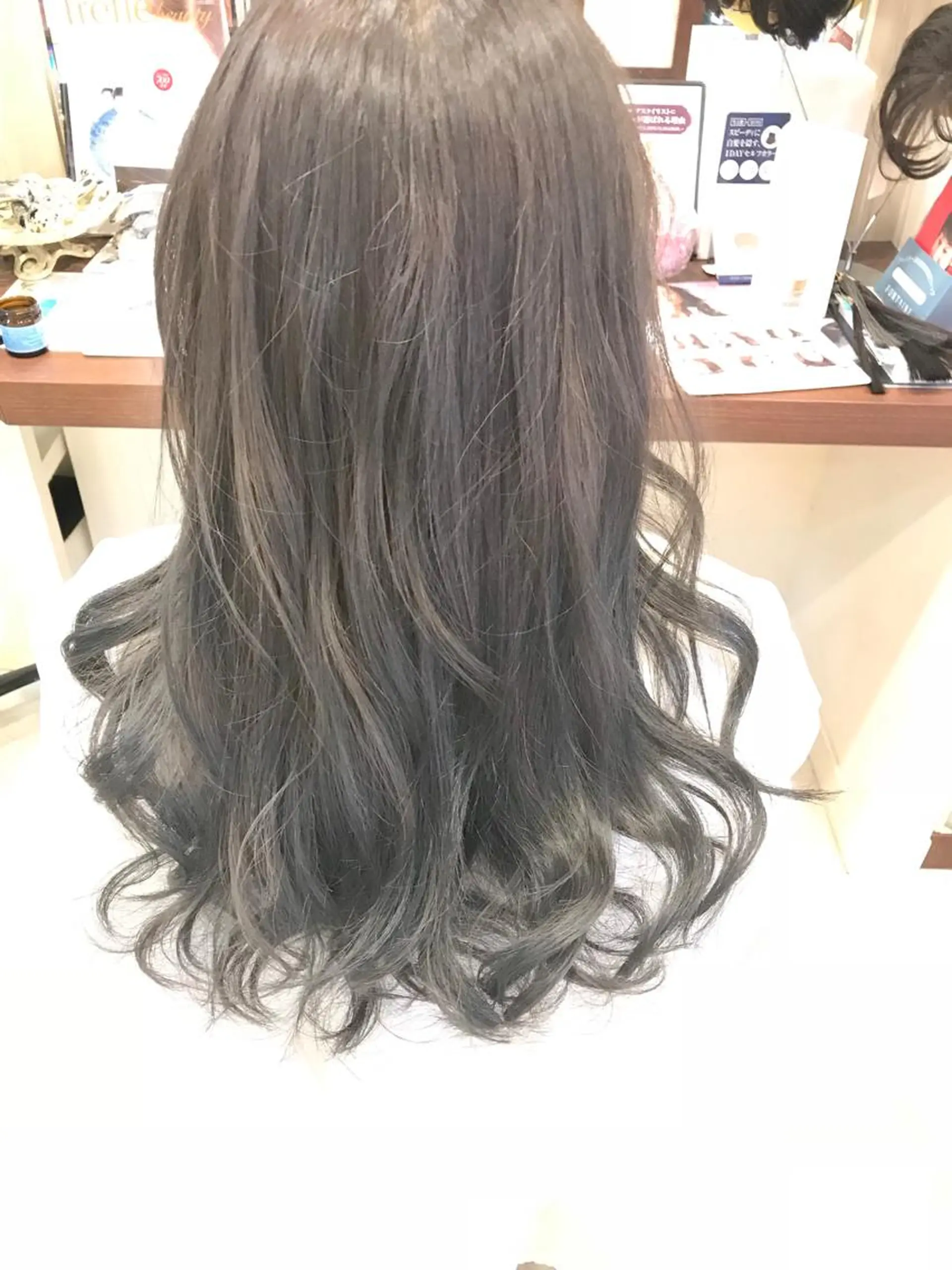 カラー 島袋 ナオユキのヘアスタイル