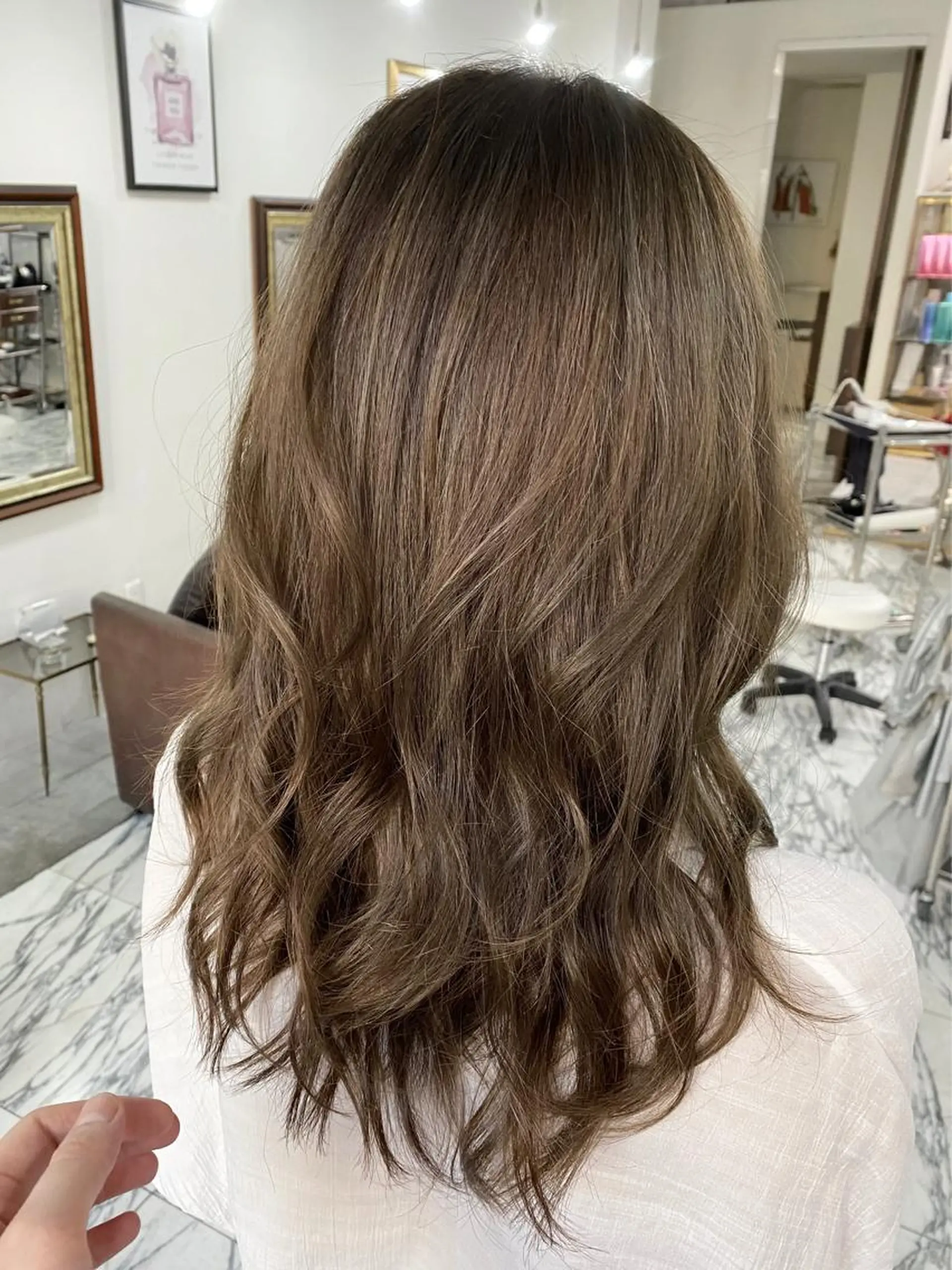 セミロング カラー 👑圧倒的カラー👑 佐々木祐希のヘアスタイル