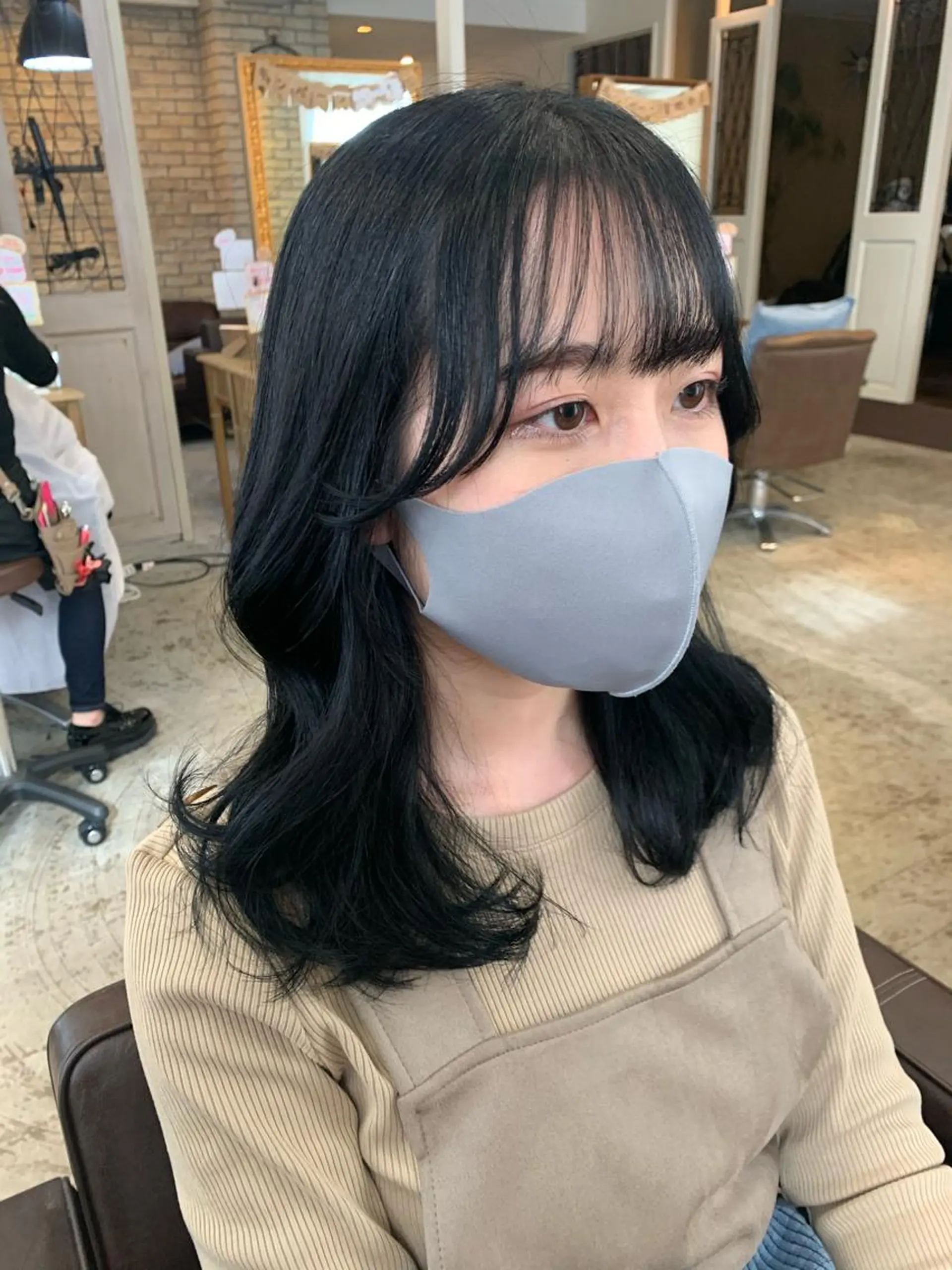 セミロング カラー 黒髪 ヨシンモリ 韓国🇰🇷髪質改善 Chisaki치사키のヘアスタイル